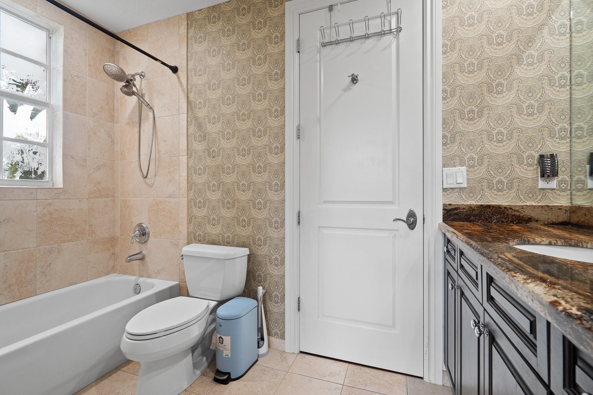 9 Lakeridge - Residential