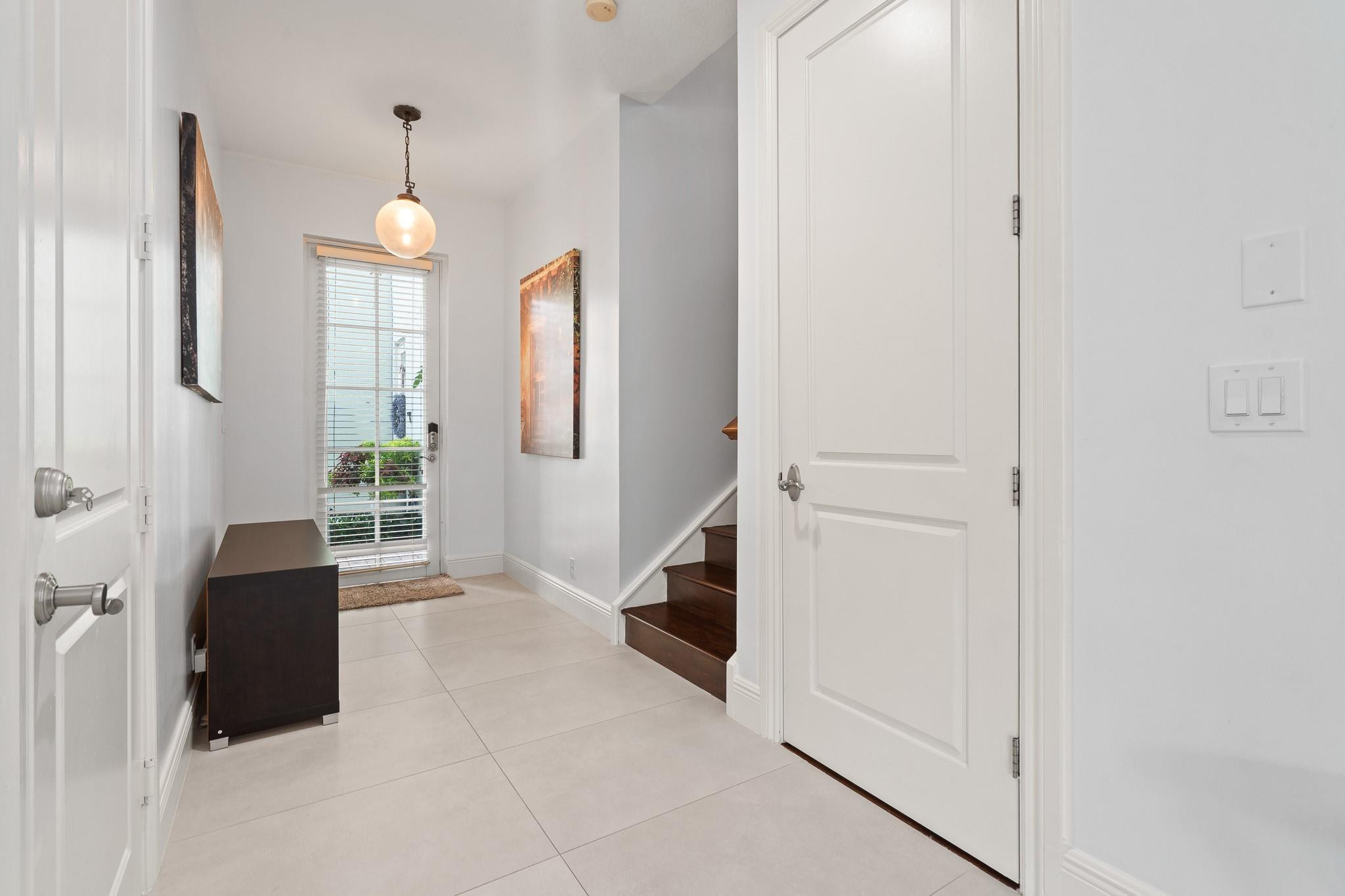 9 Lakeridge - Residential