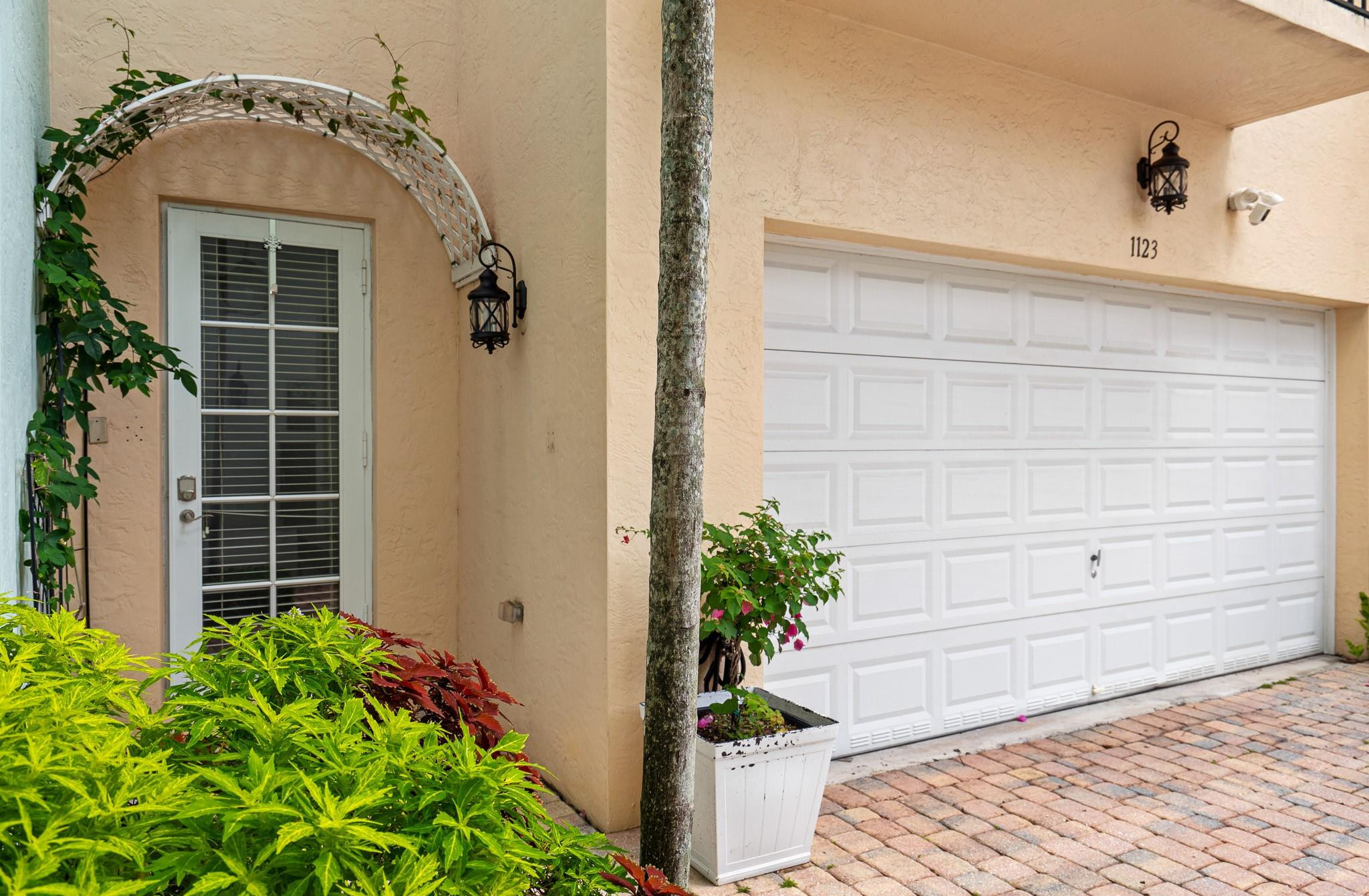 9 Lakeridge - Residential