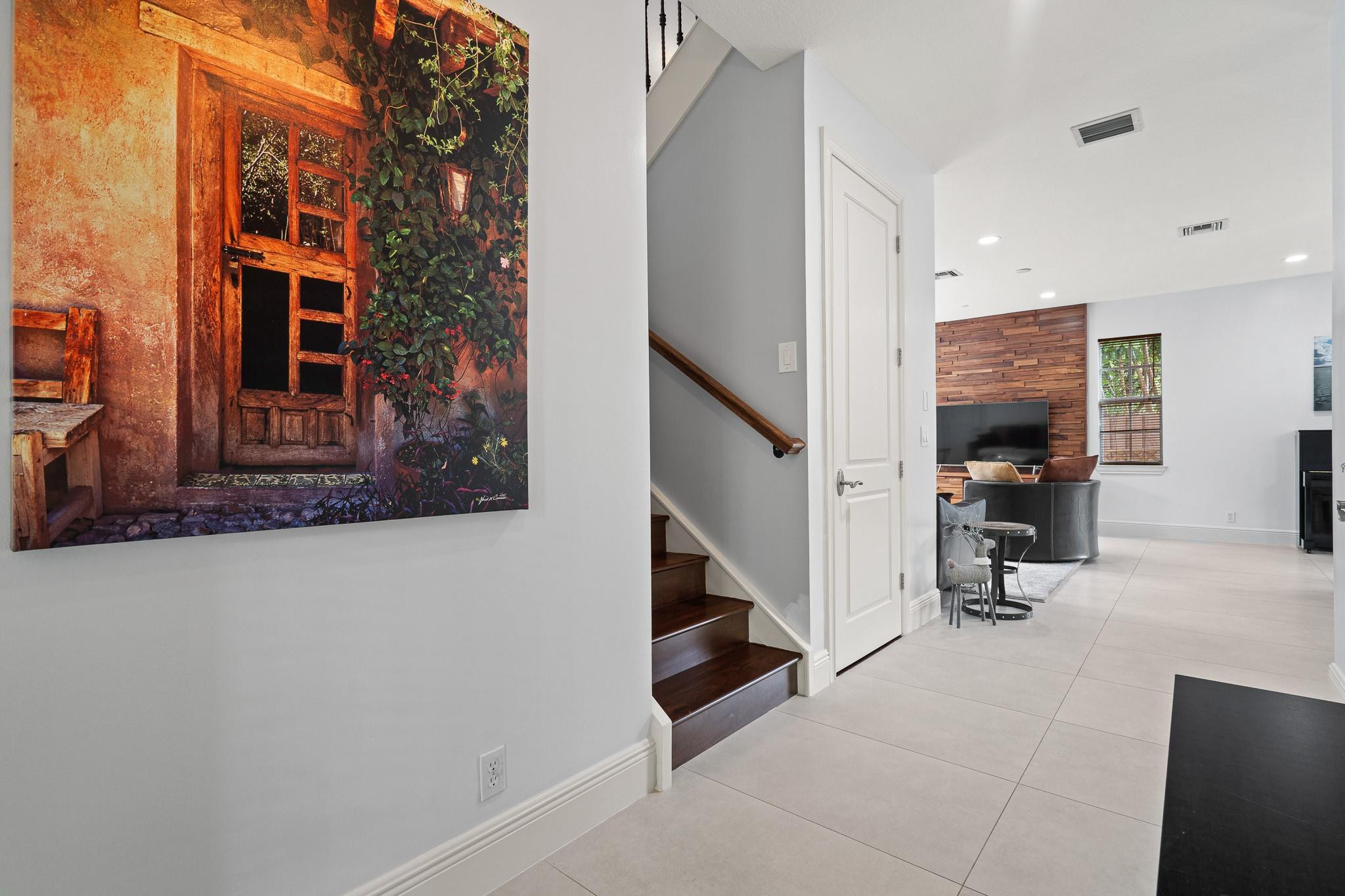 9 Lakeridge - Residential