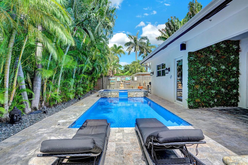 Photo of 777 SW 7th Street, Boca Raton, FL 33486 (MLS # R10999840)