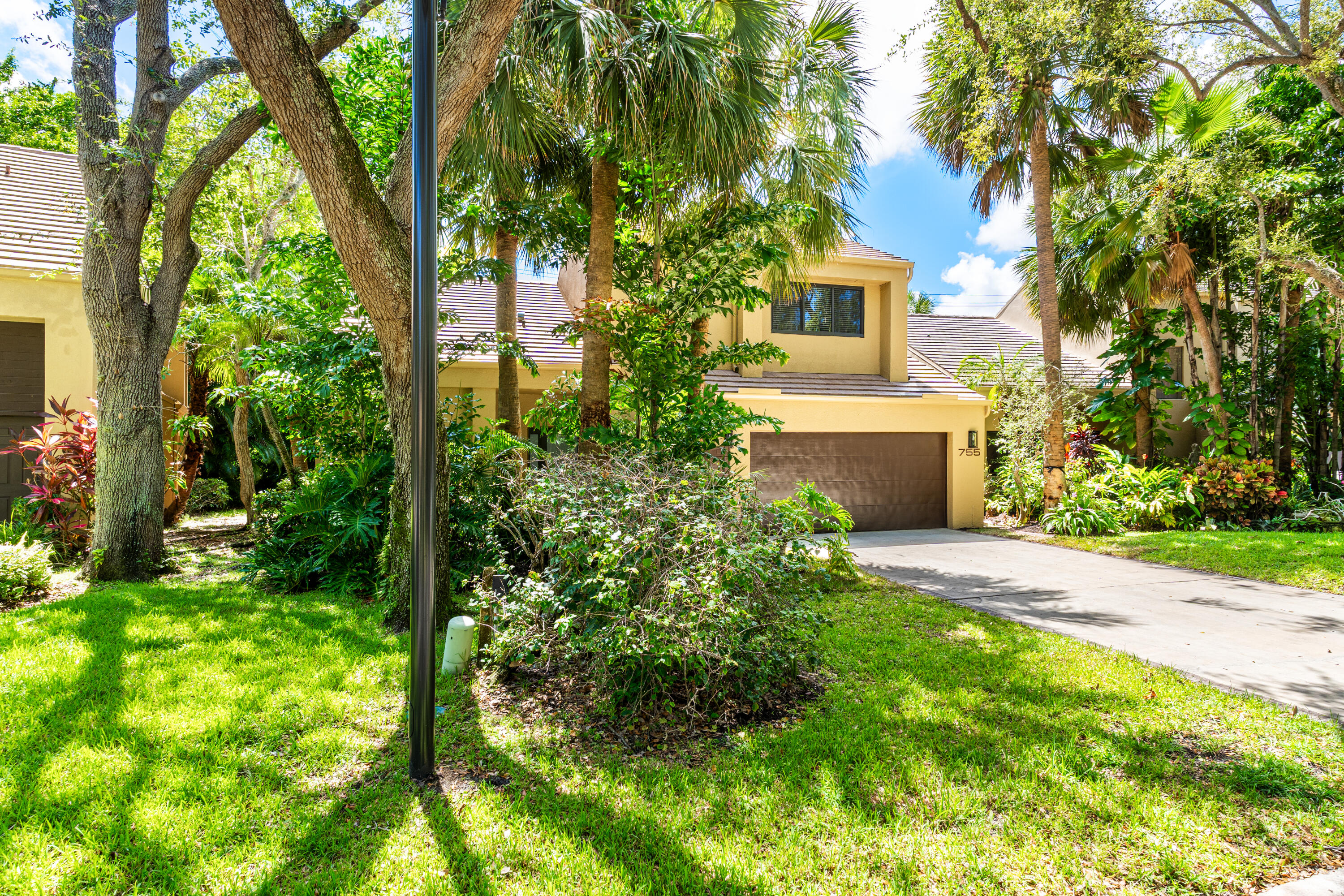 755 St Albans Drive