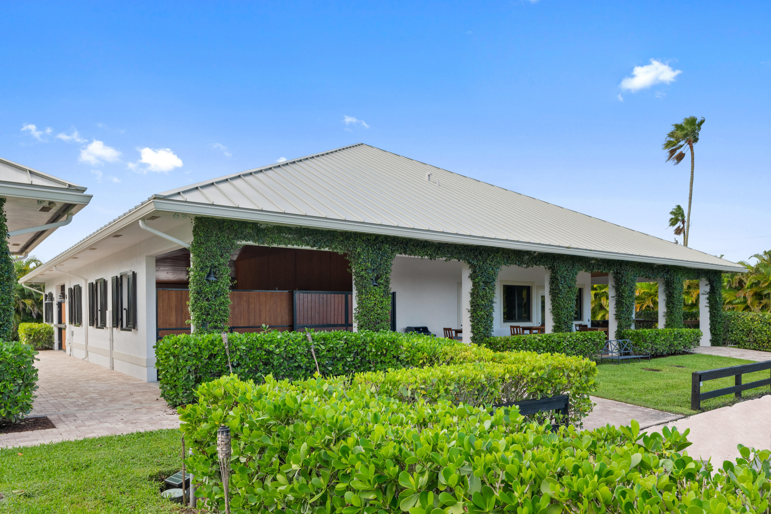 SADDLE TRAIL PARK OF WELLINGTON - Residential