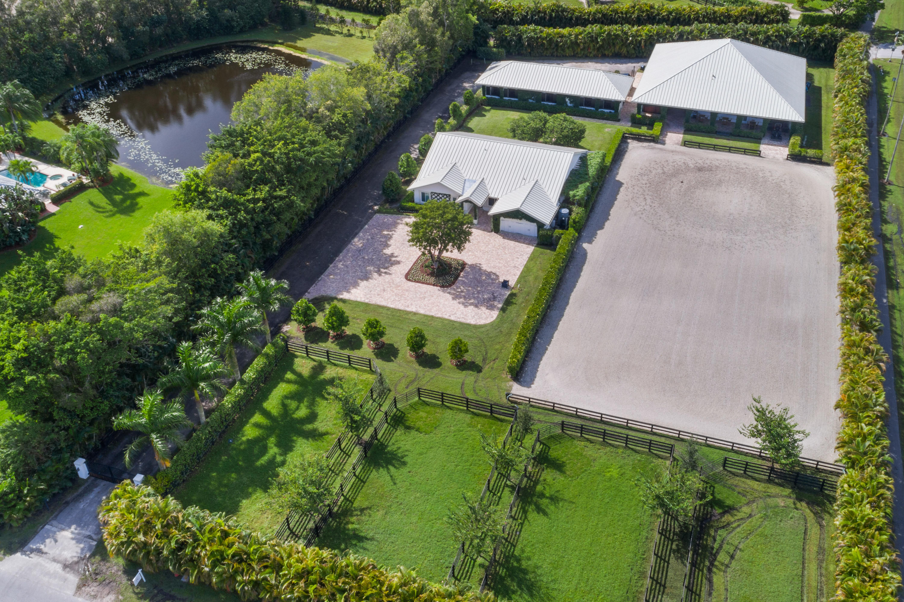 SADDLE TRAIL PARK OF WELLINGTON - Residential