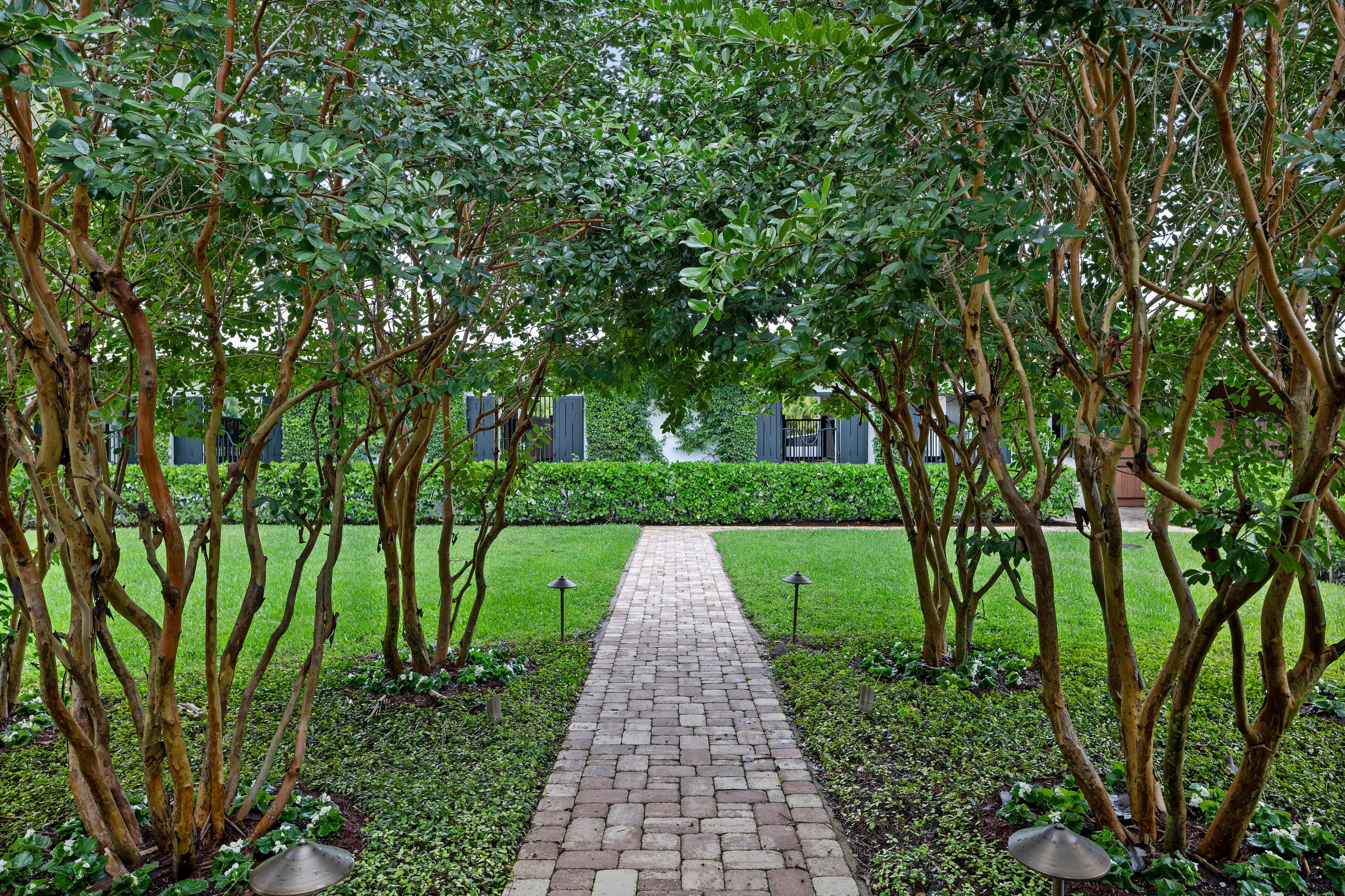 SADDLE TRAIL PARK OF WELLINGTON - Residential