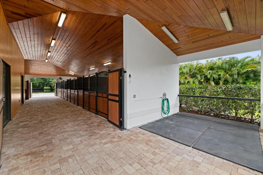 SADDLE TRAIL PARK OF WELLINGTON - Residential