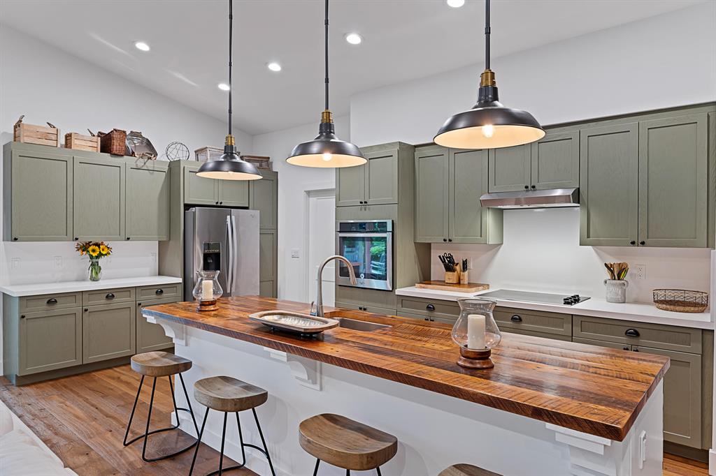 SADDLE TRAIL PARK OF WELLINGTON - Residential