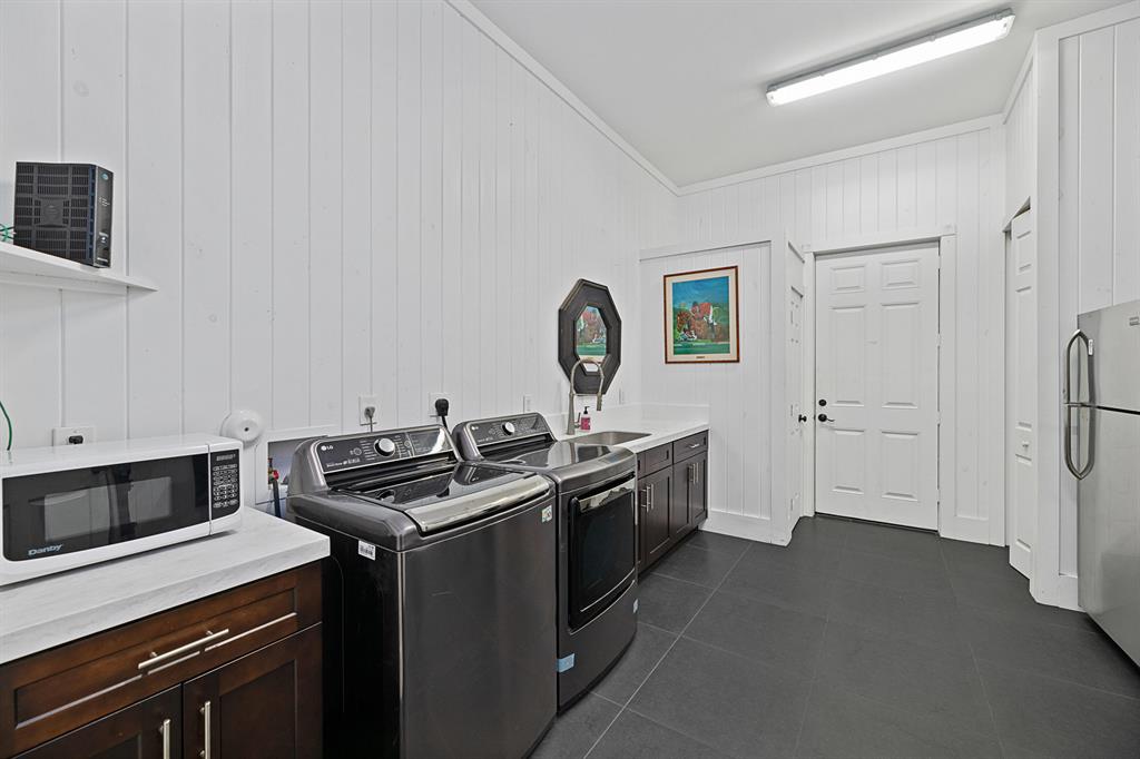 SADDLE TRAIL PARK OF WELLINGTON - Residential