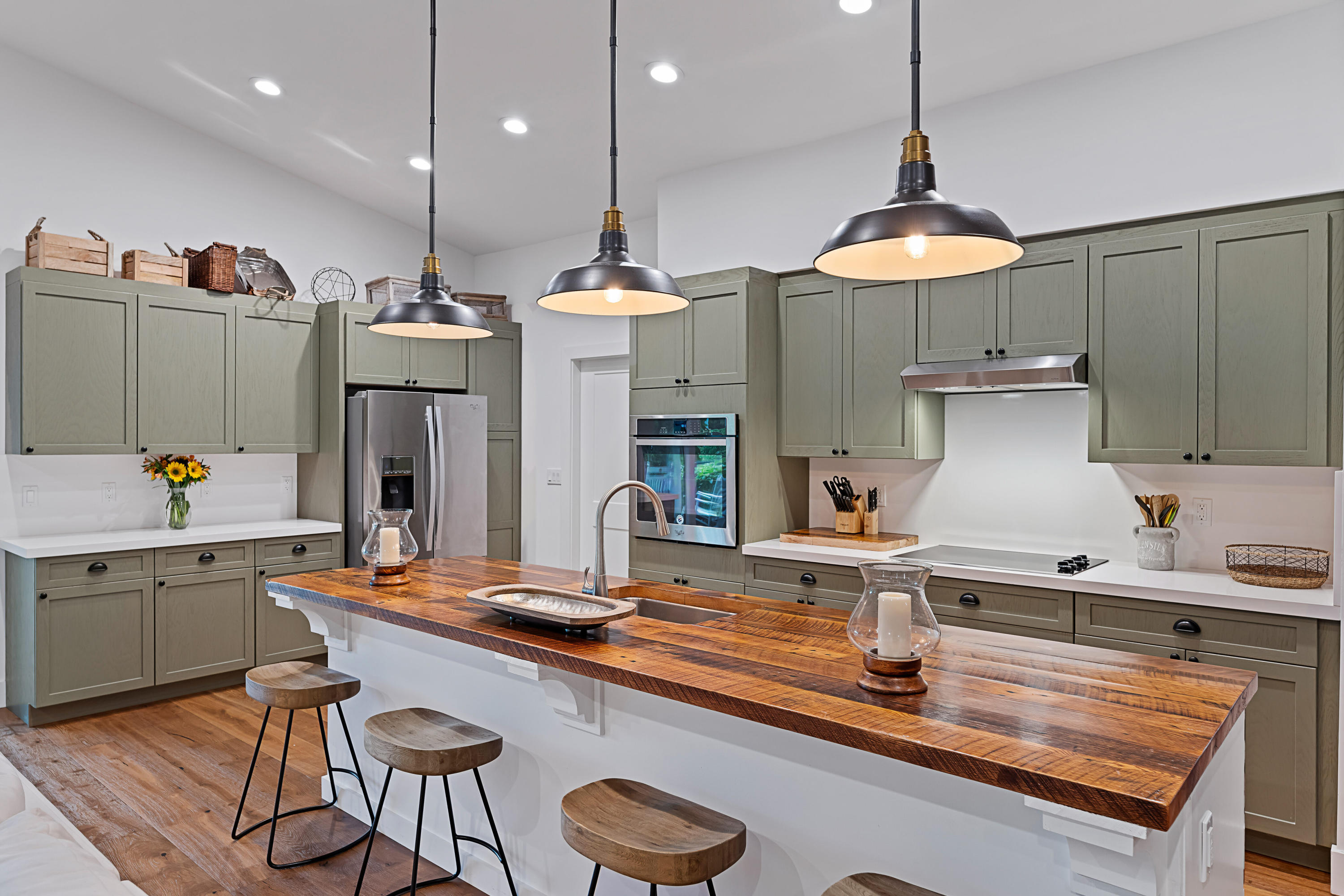 SADDLE TRAIL PARK OF WELLINGTON - Residential