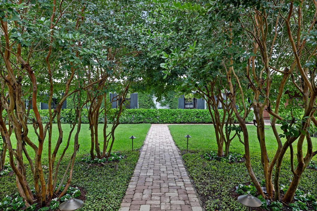 SADDLE TRAIL PARK OF WELLINGTON - Residential