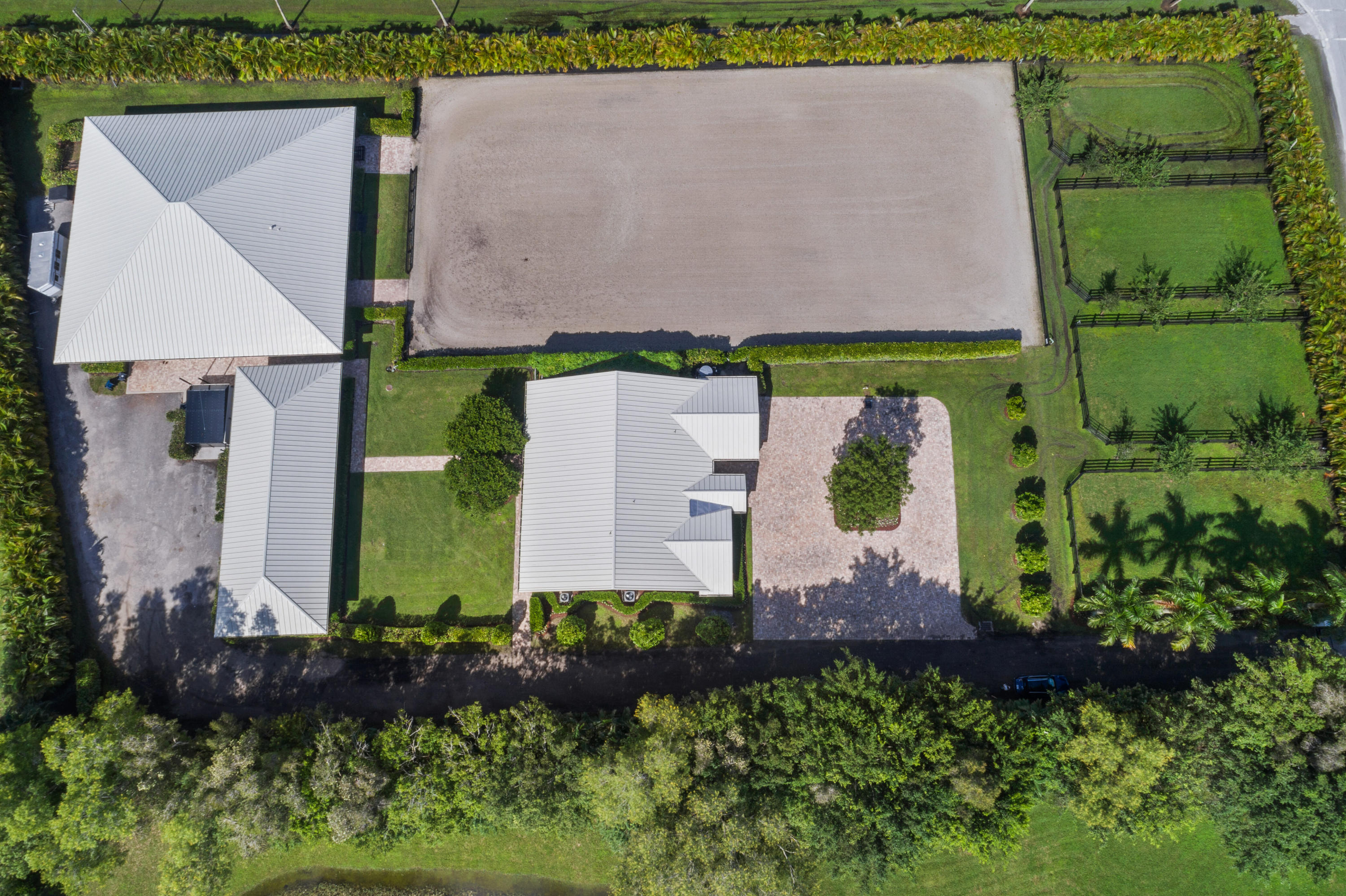 SADDLE TRAIL PARK OF WELLINGTON - Residential