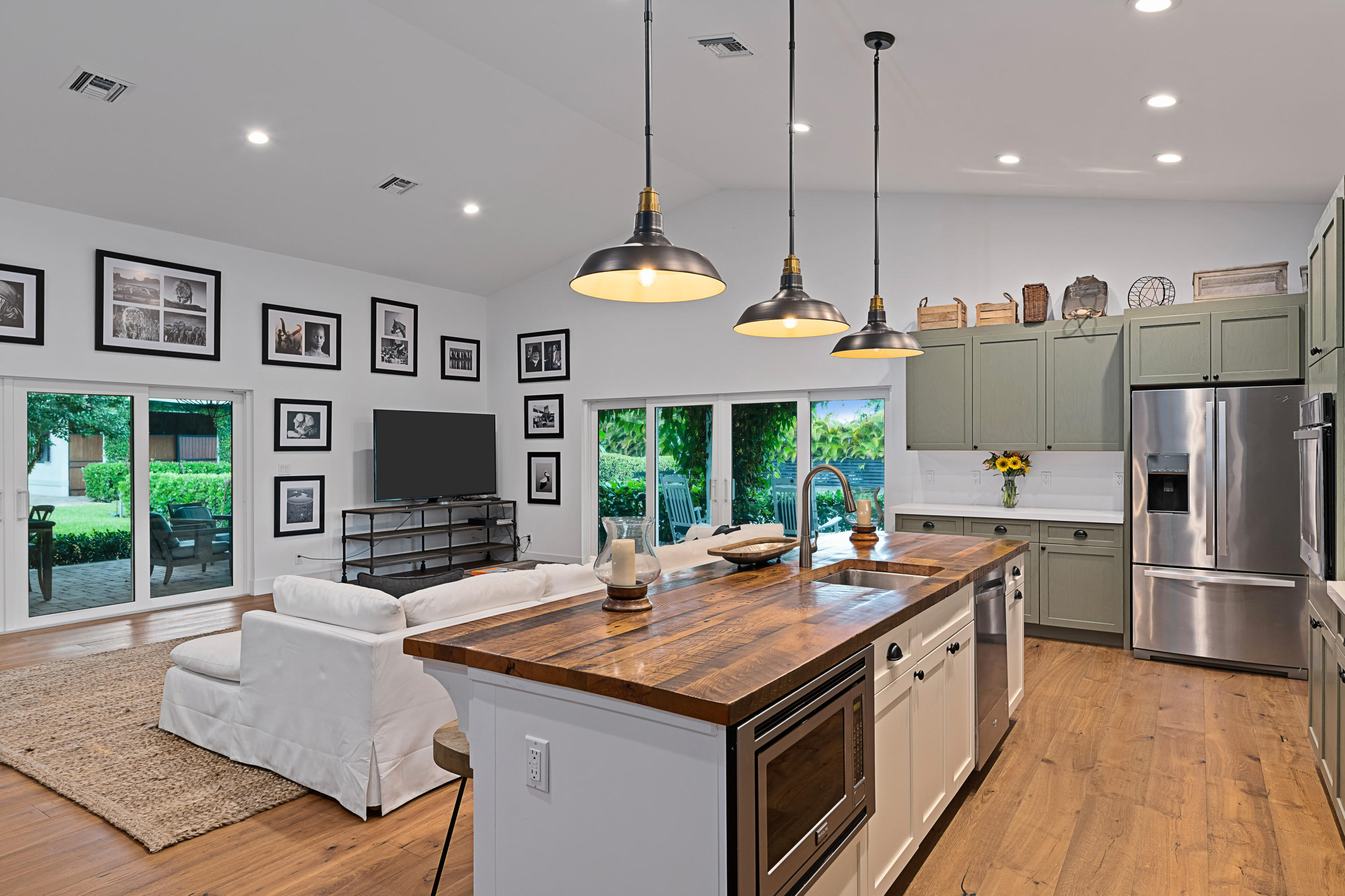 SADDLE TRAIL PARK OF WELLINGTON - Residential