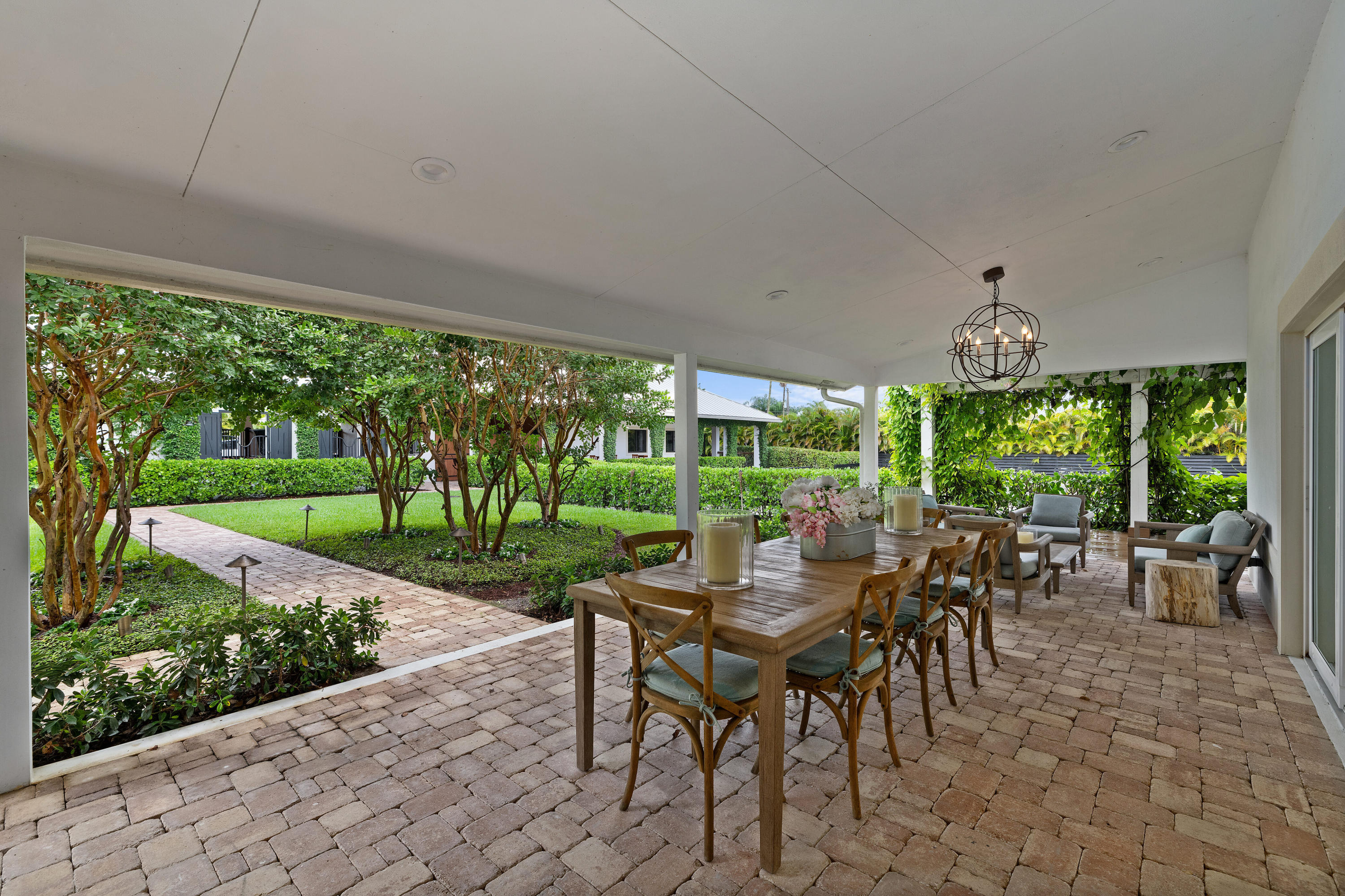 SADDLE TRAIL PARK OF WELLINGTON - Residential