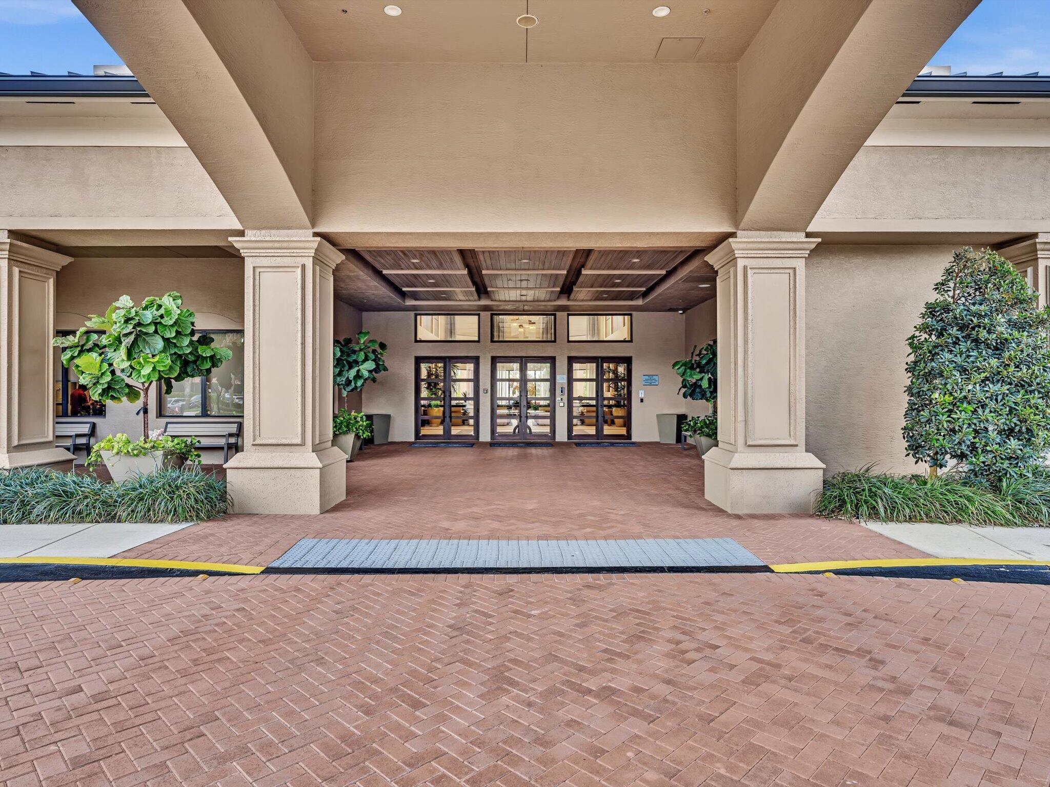 VALENCIA POINTE - Residential