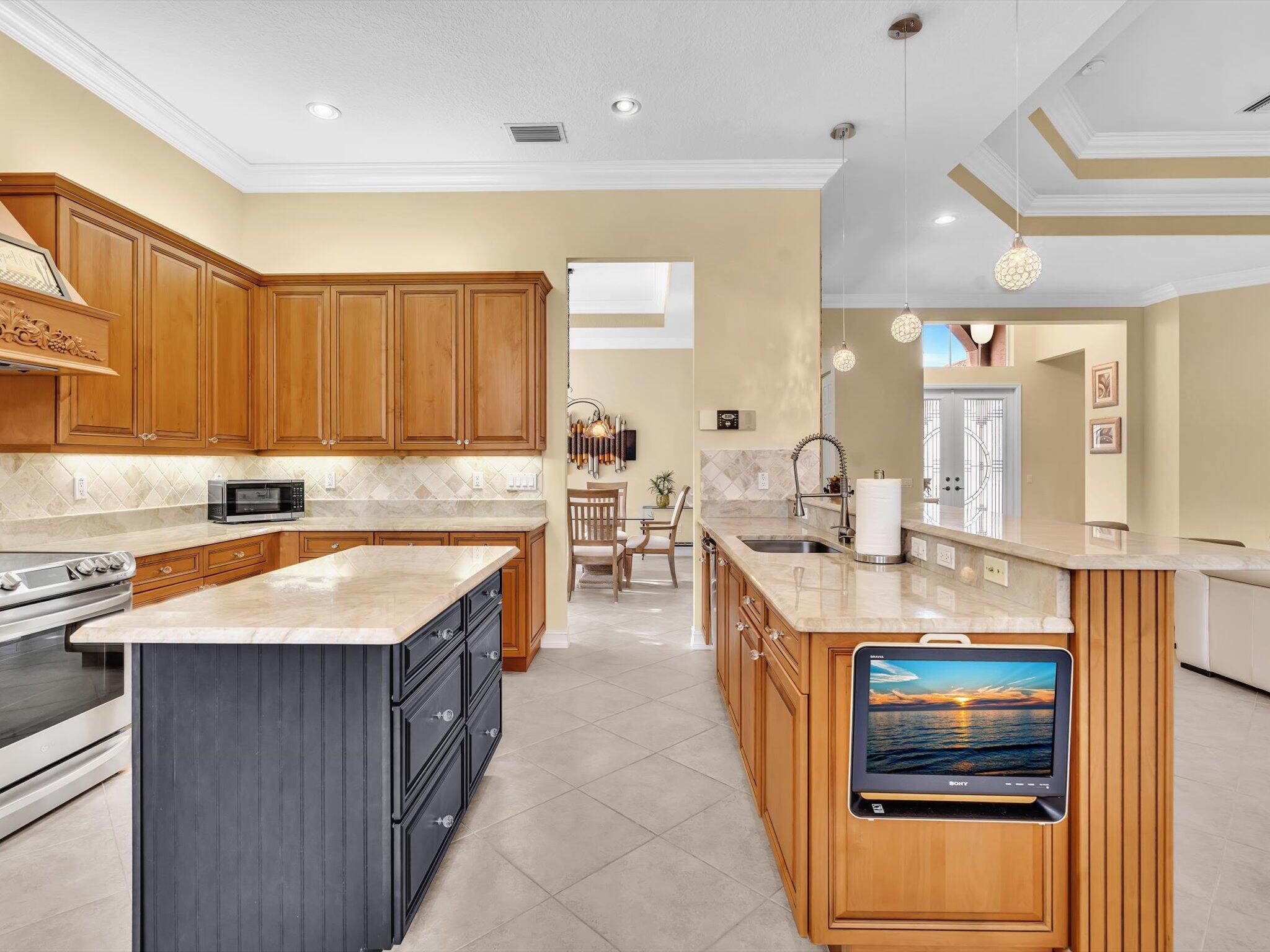 VALENCIA POINTE - Residential