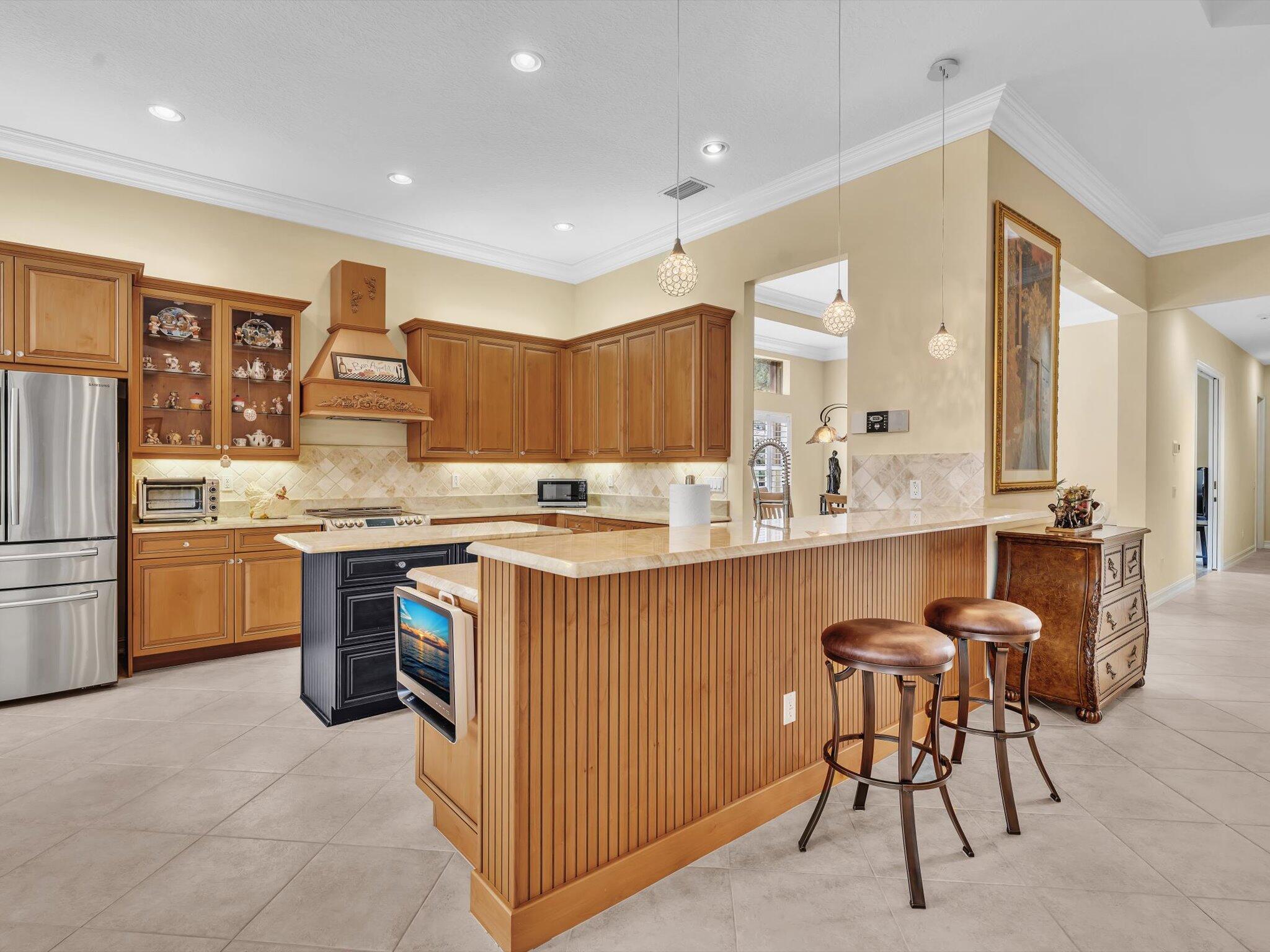 VALENCIA POINTE - Residential