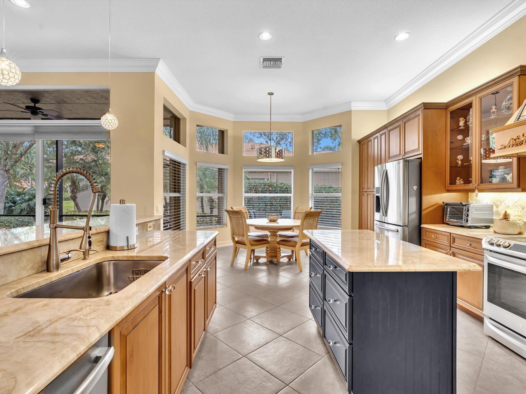 VALENCIA POINTE - Residential