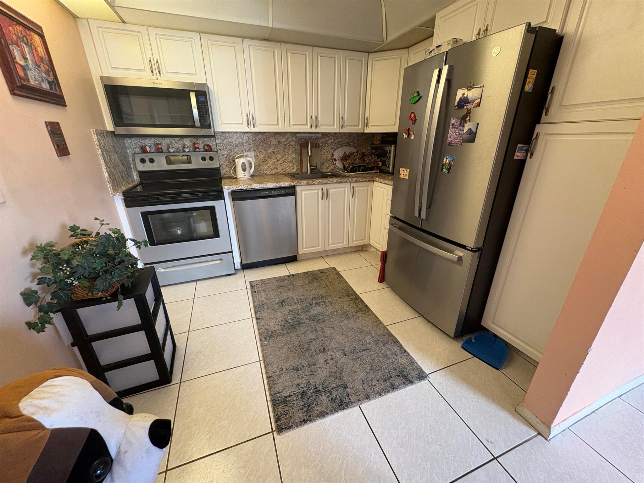 CENTURY VILLAGE / GREENBR - Residential Lease