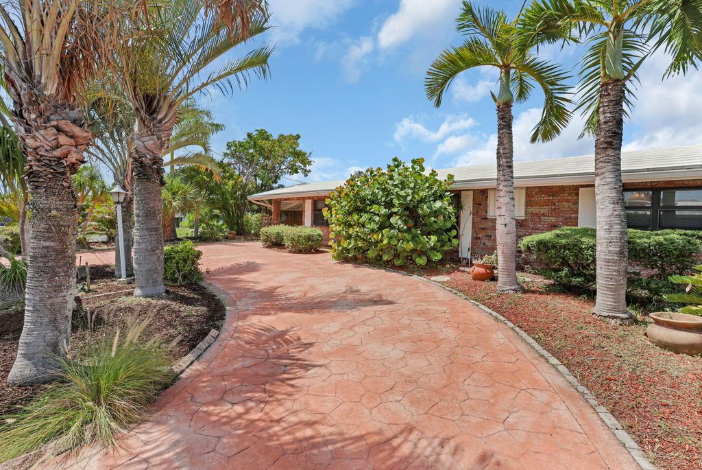 Photo of 1701 NE 63rd Court, Fort Lauderdale, FL 33334 (MLS # B26026155)