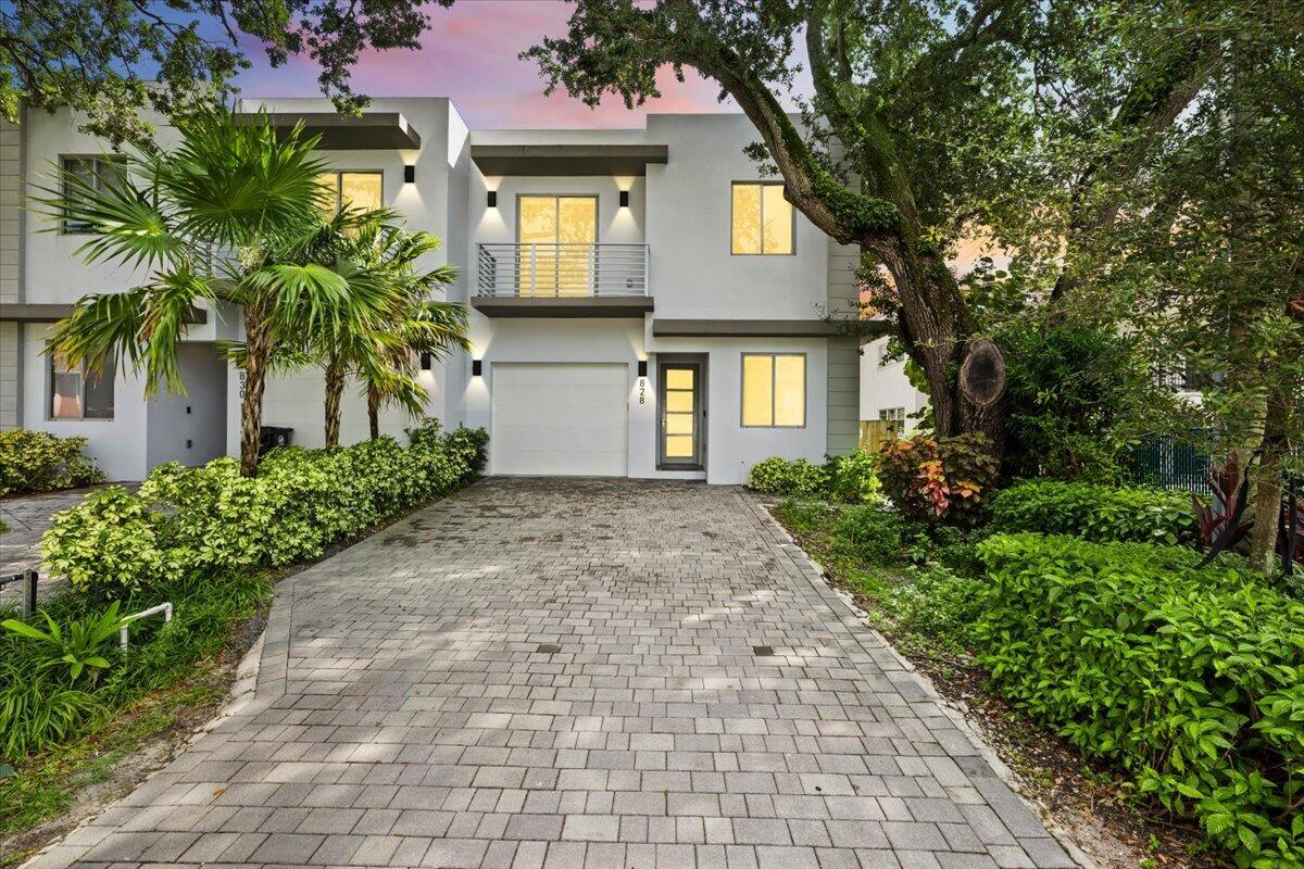 828 SW 30TH Street