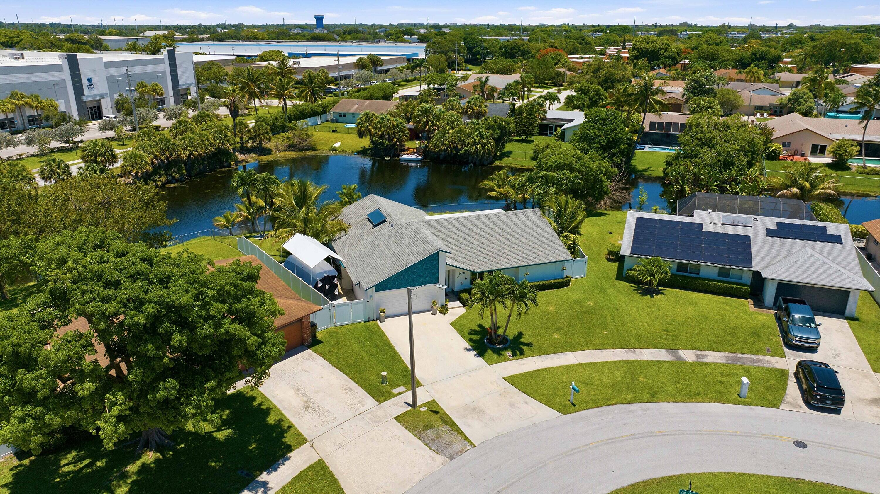 1401 SW 28th Terrace