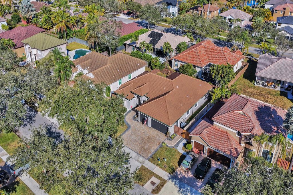 Photo of 16287 Mariposa Circle, Fort Lauderdale, FL 33331 (MLS # F10552222)