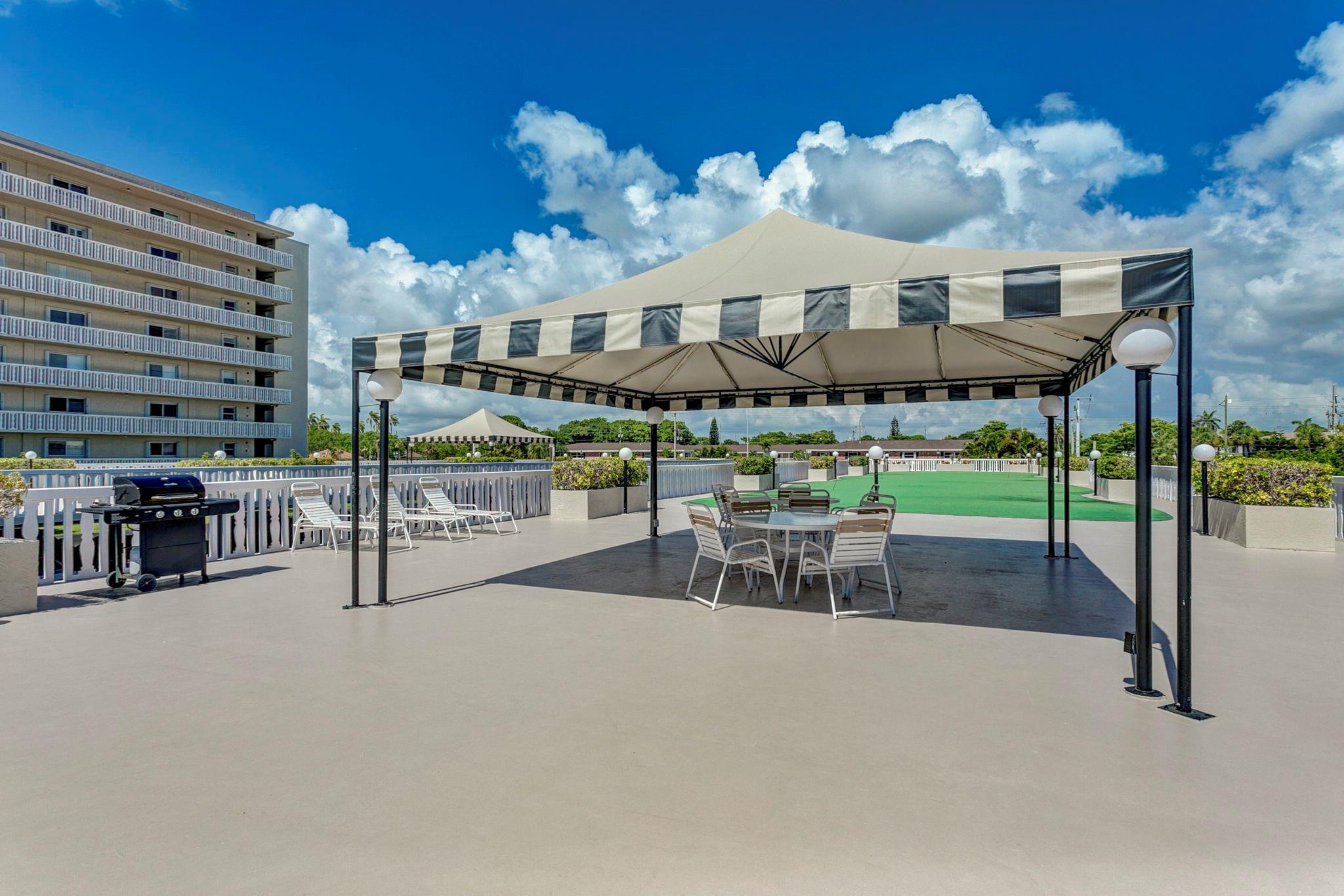 Lake Harbour Towers East - Residential