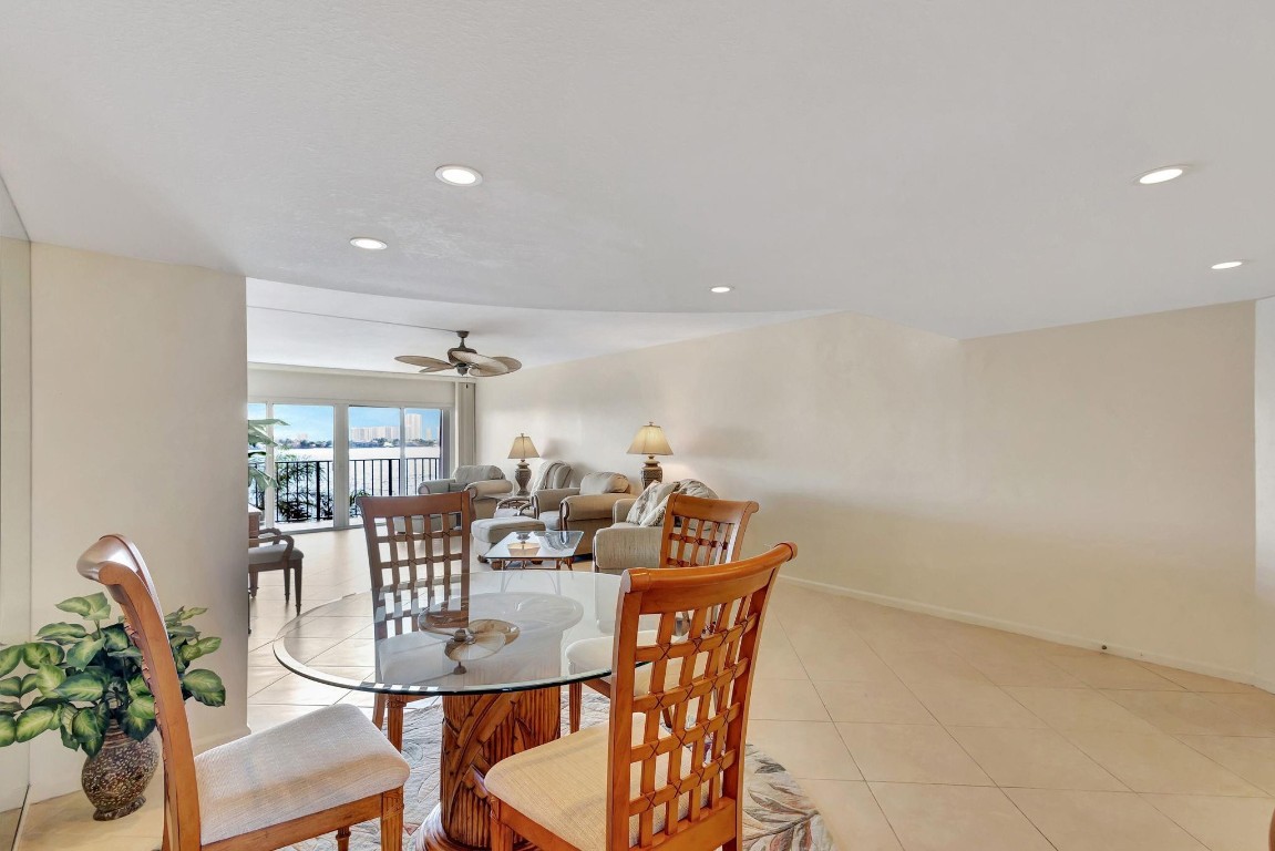 Lake Harbour Towers East - Residential