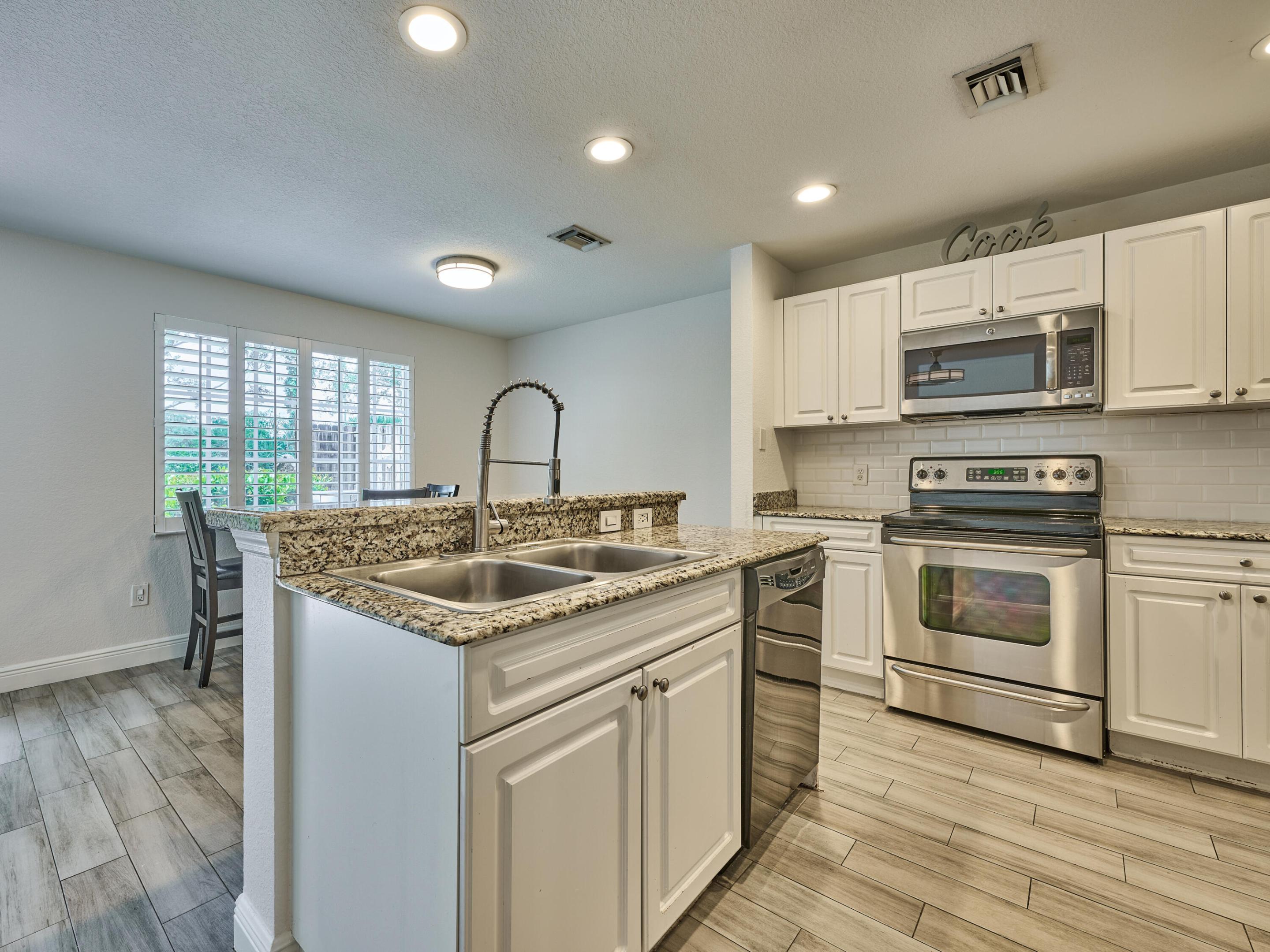 GREEN CAY VILLAGE - Residential Lease