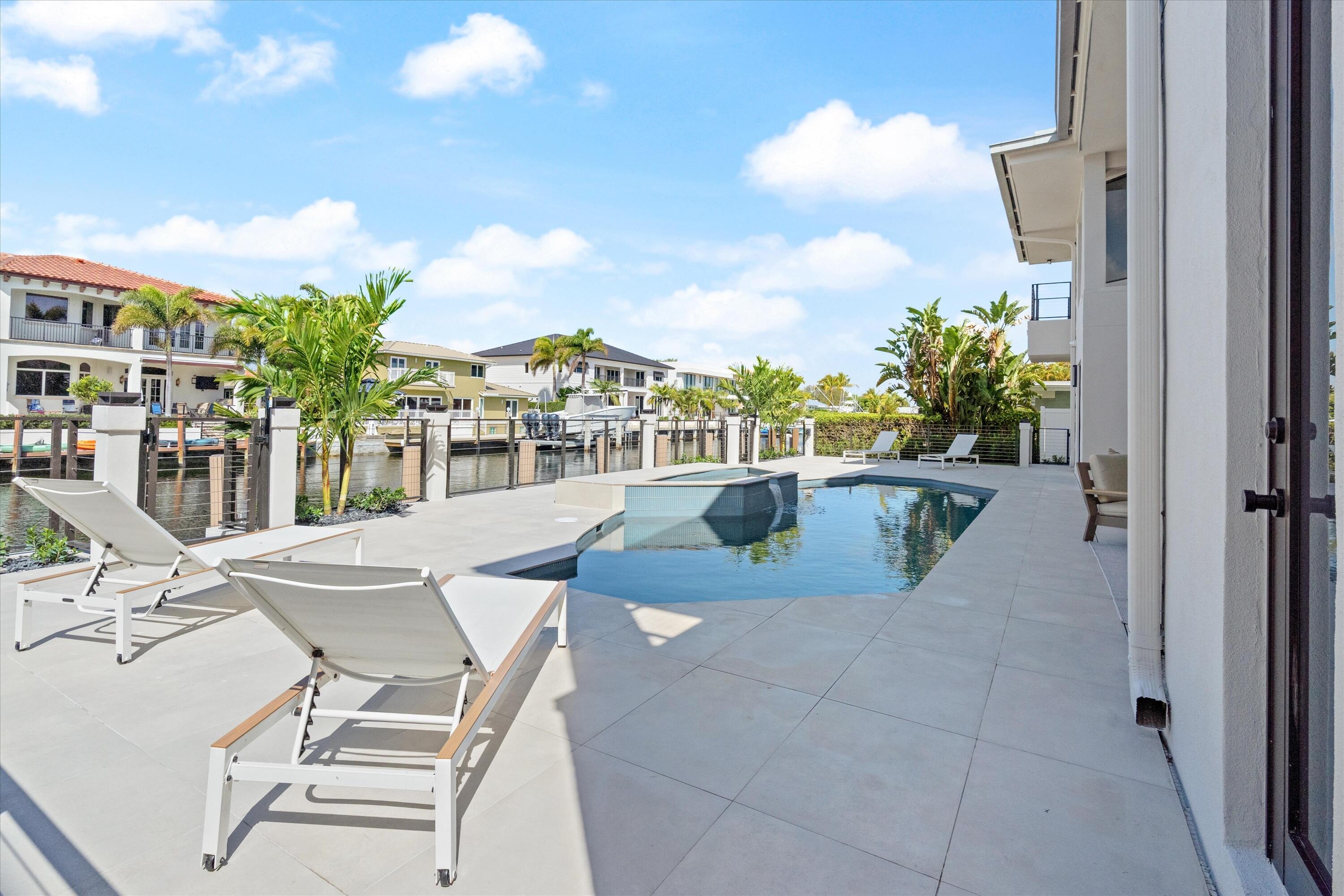 VENETIAN ISLES 1ST SEC - Residential