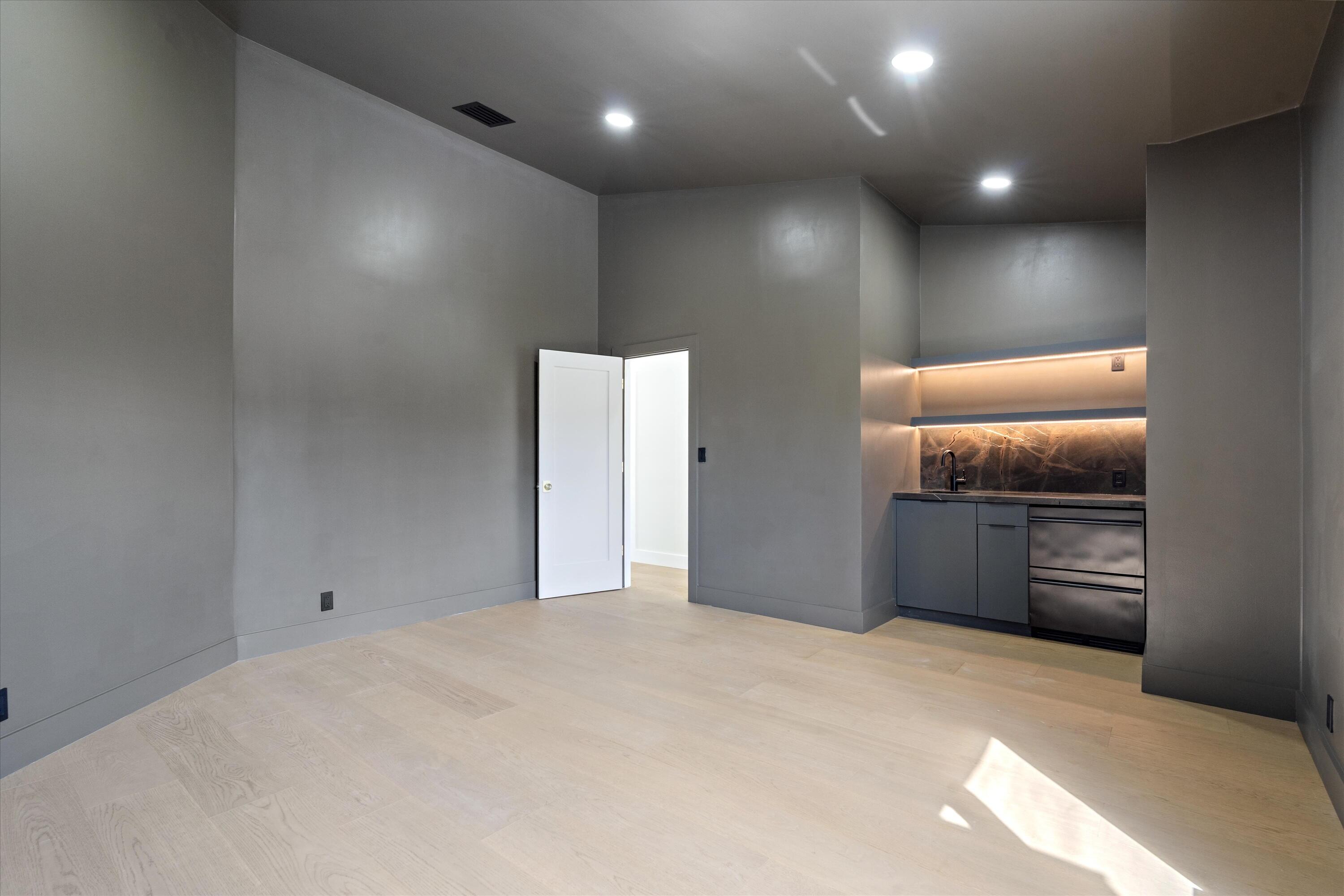 VENETIAN ISLES 1ST SEC - Residential