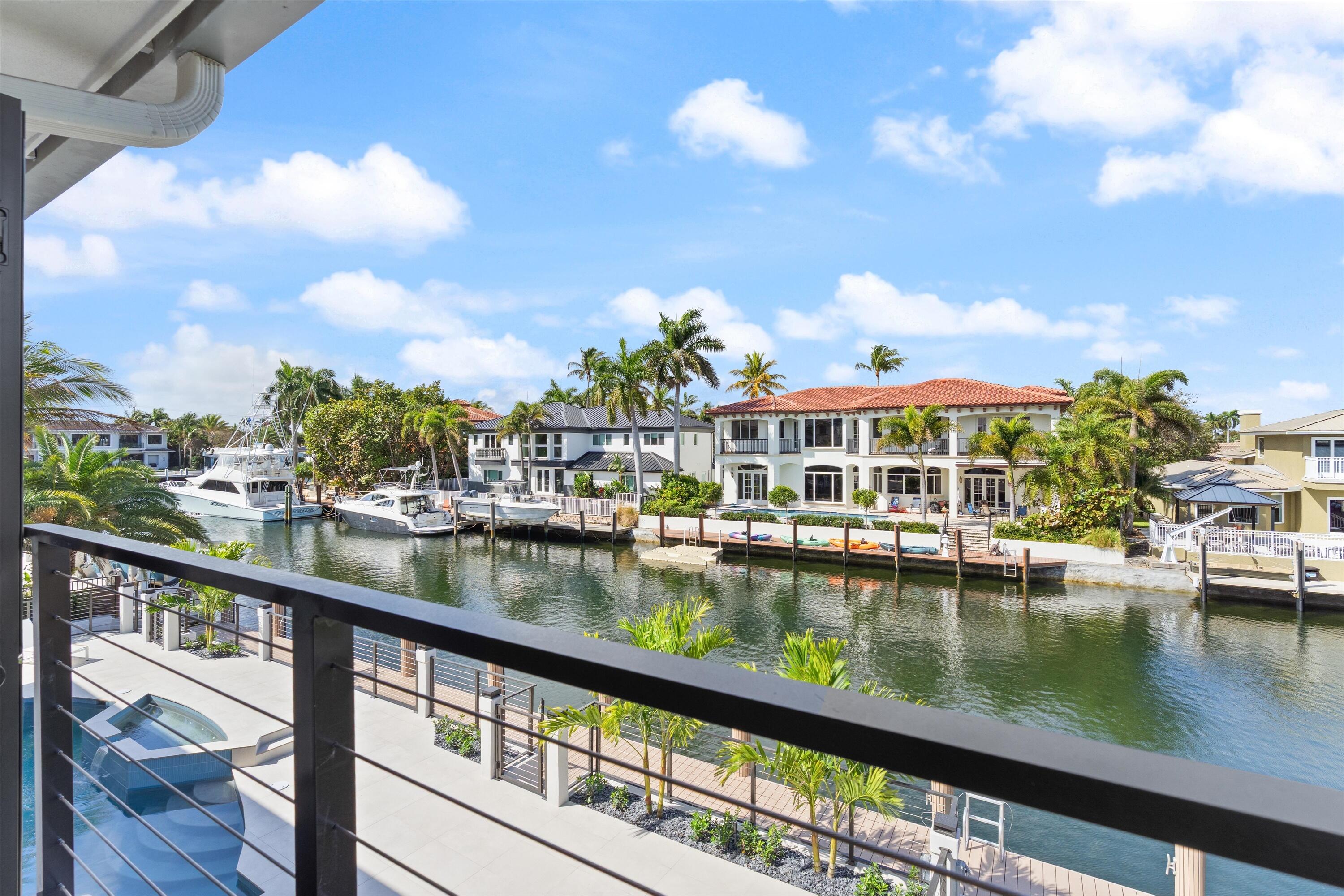 VENETIAN ISLES 1ST SEC - Residential