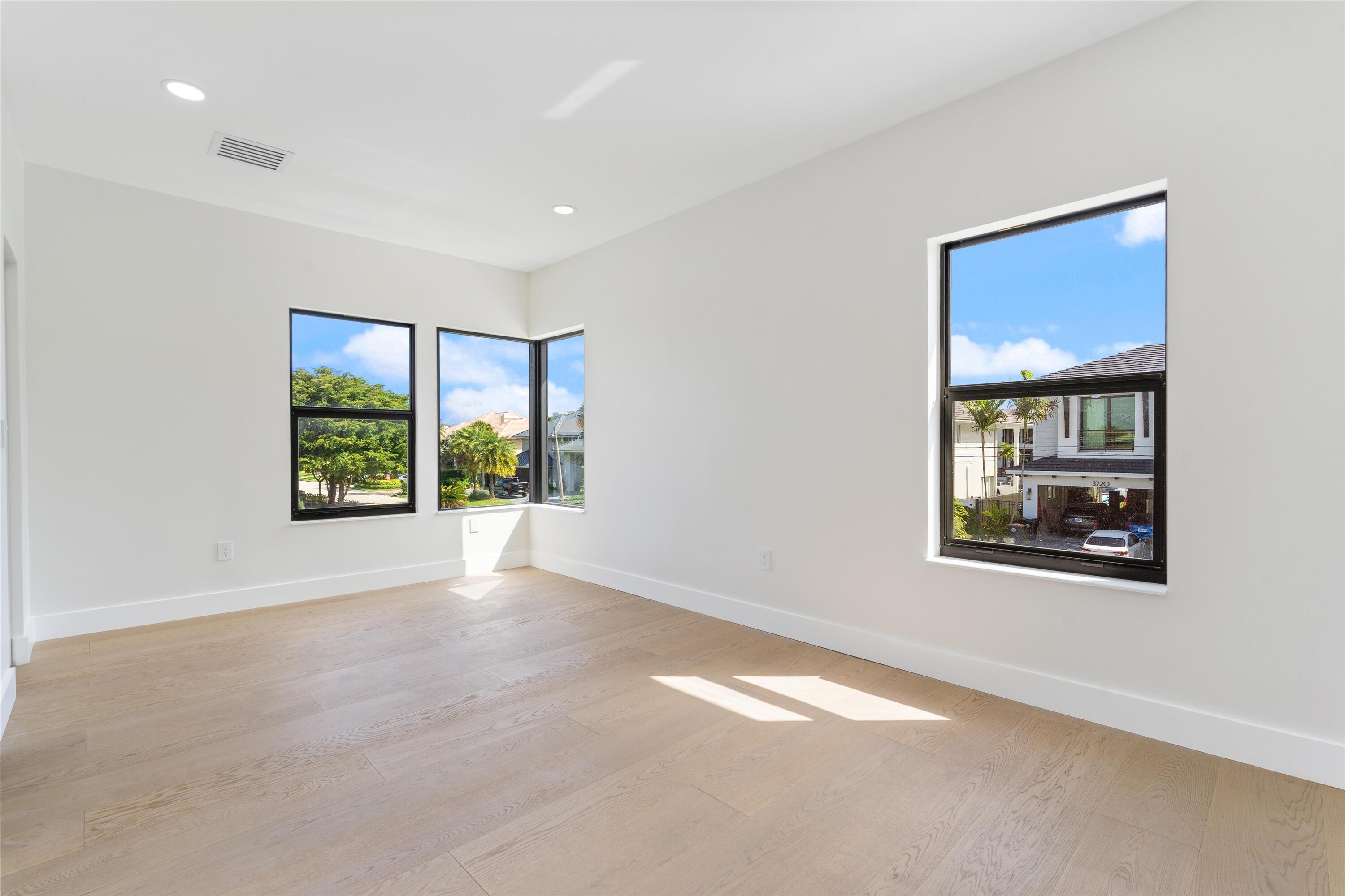 VENETIAN ISLES 1ST SEC - Residential