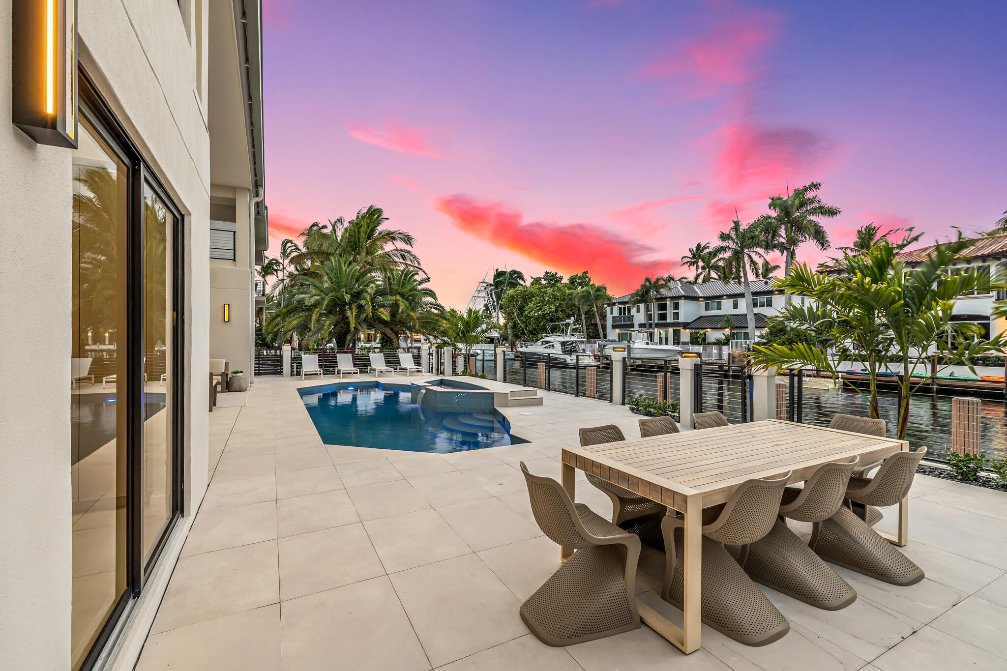 VENETIAN ISLES 1ST SEC - Residential