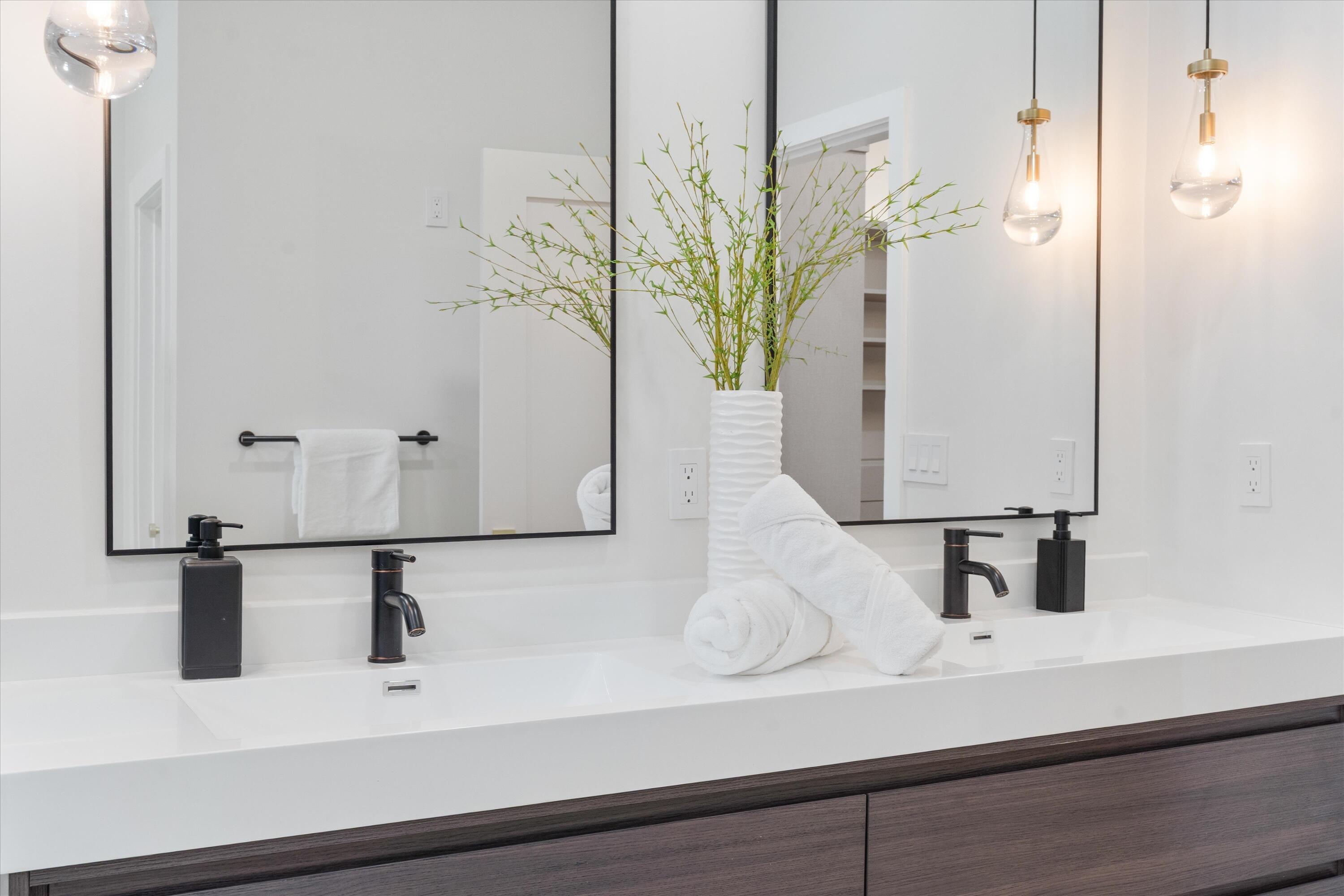 VENETIAN ISLES 1ST SEC - Residential