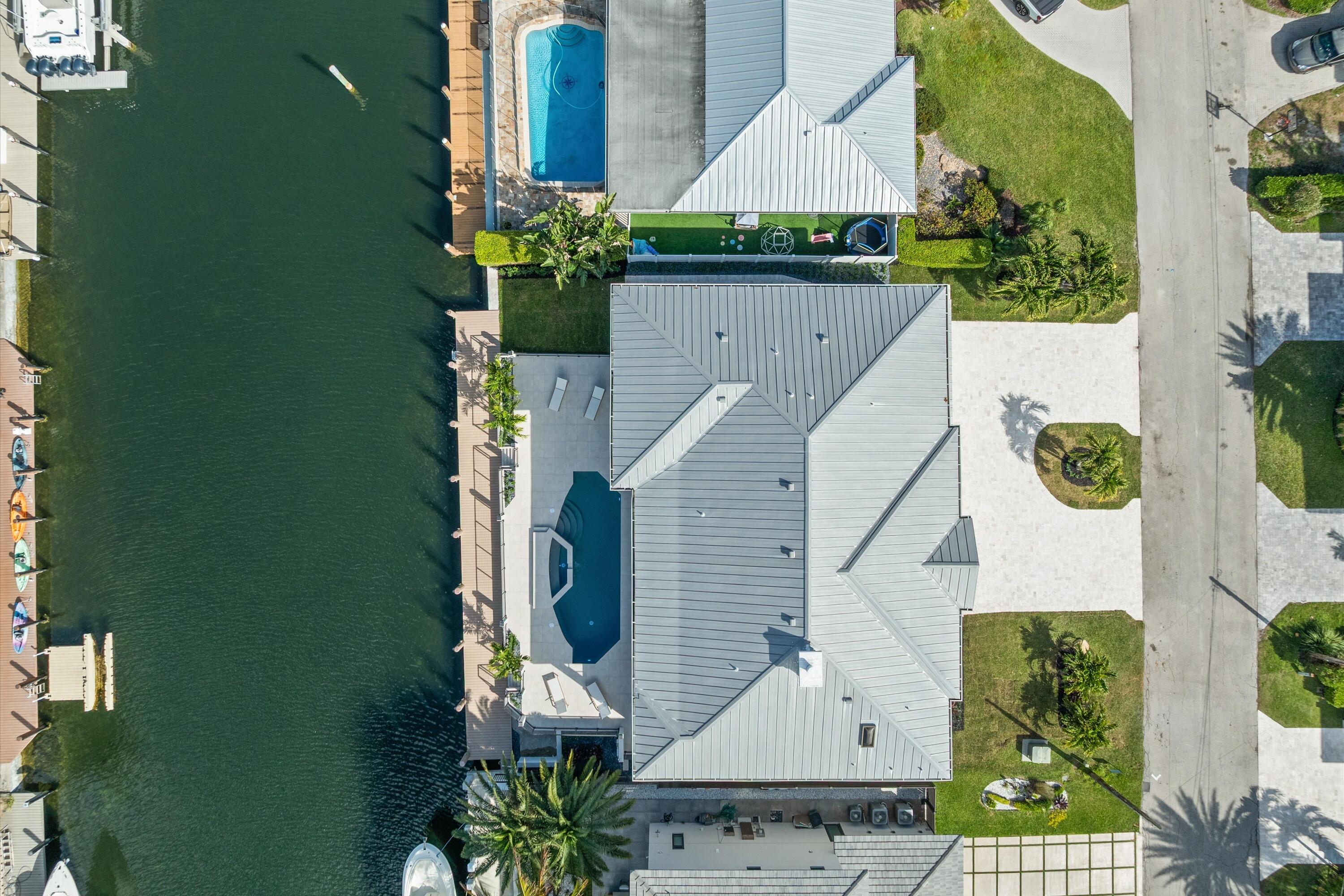 VENETIAN ISLES 1ST SEC - Residential