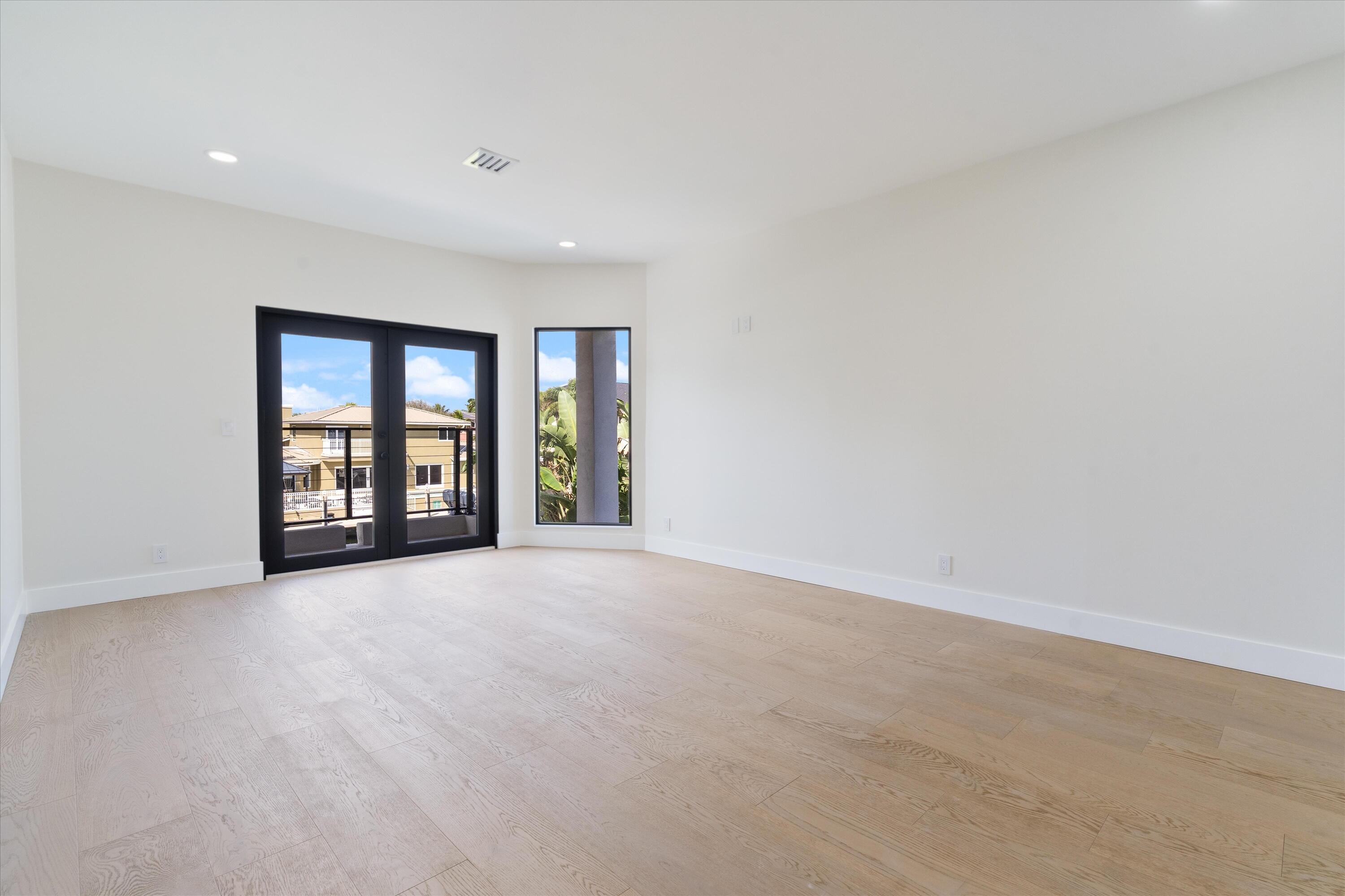 VENETIAN ISLES 1ST SEC - Residential