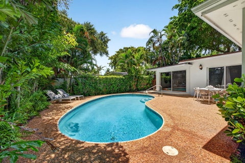 Tiny photo for 1318 SE 12TH Way, Fort Lauderdale, FL 33316 (MLS # B26051772)
