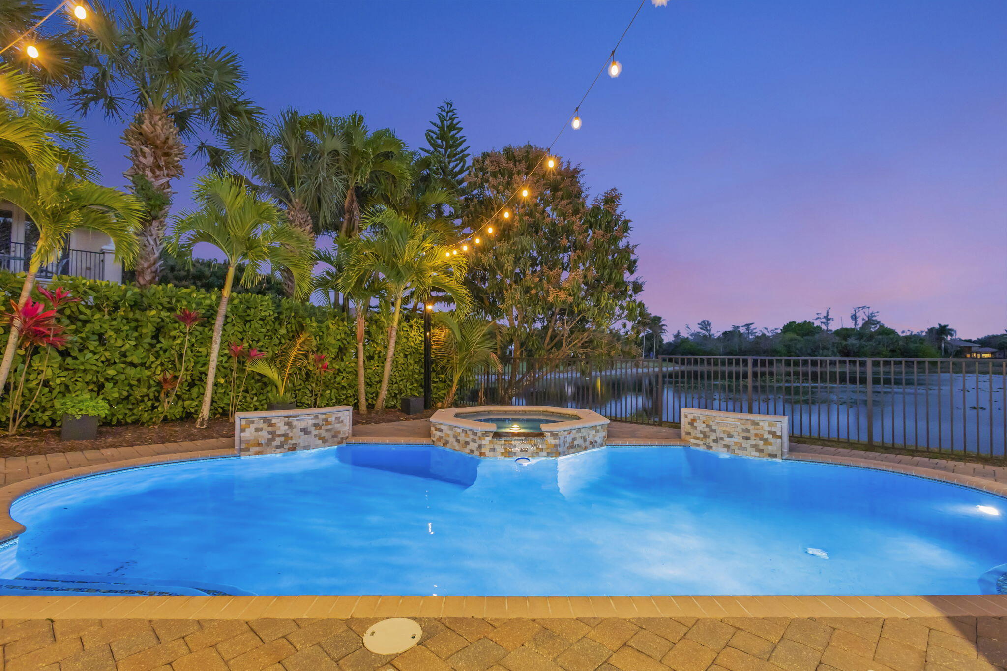 WELLINGTON VIEW - Residential