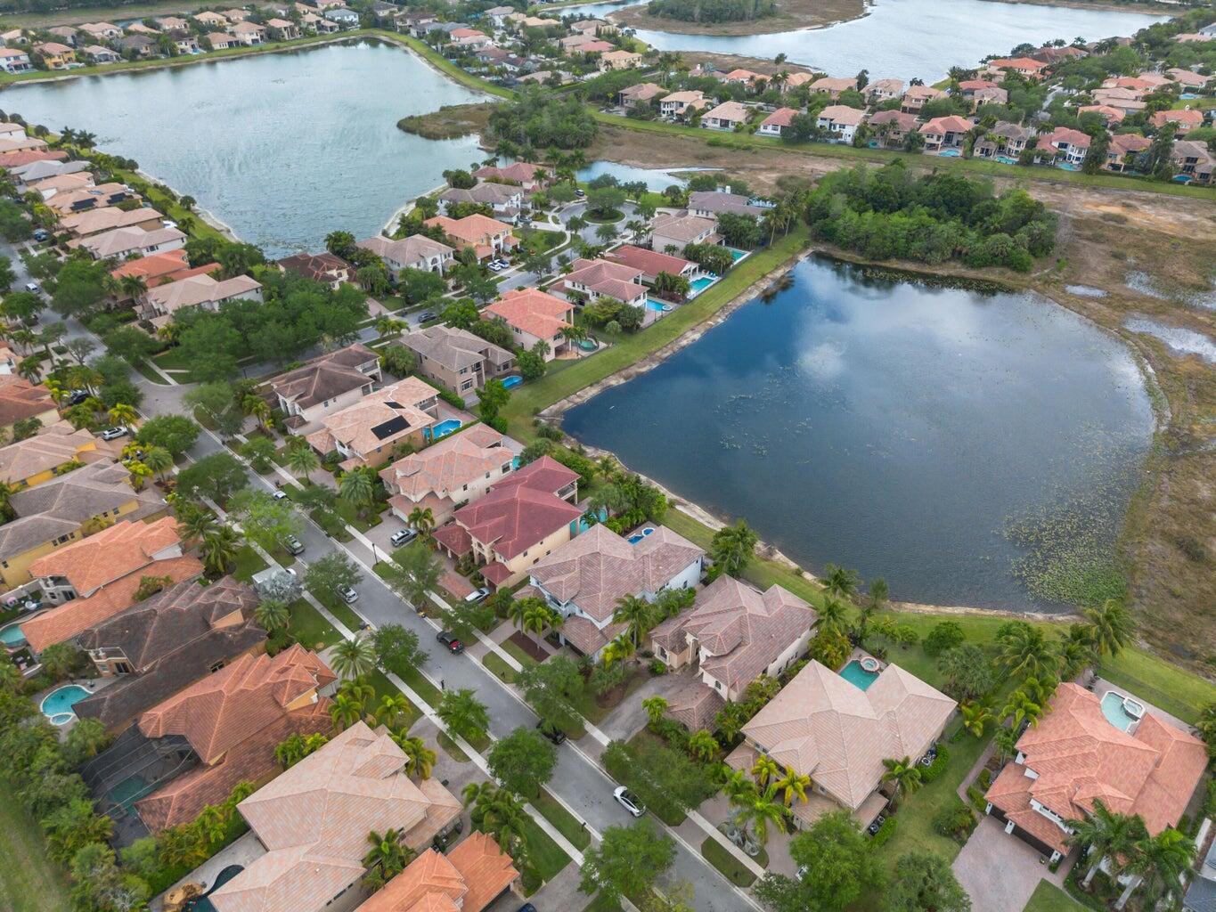 WELLINGTON VIEW - Residential