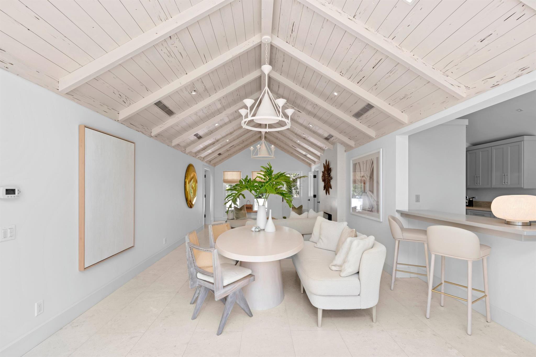 ROYAL PARK - Residential Lease