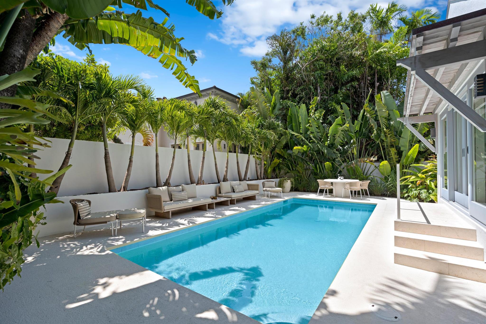 ROYAL PARK - Residential Lease