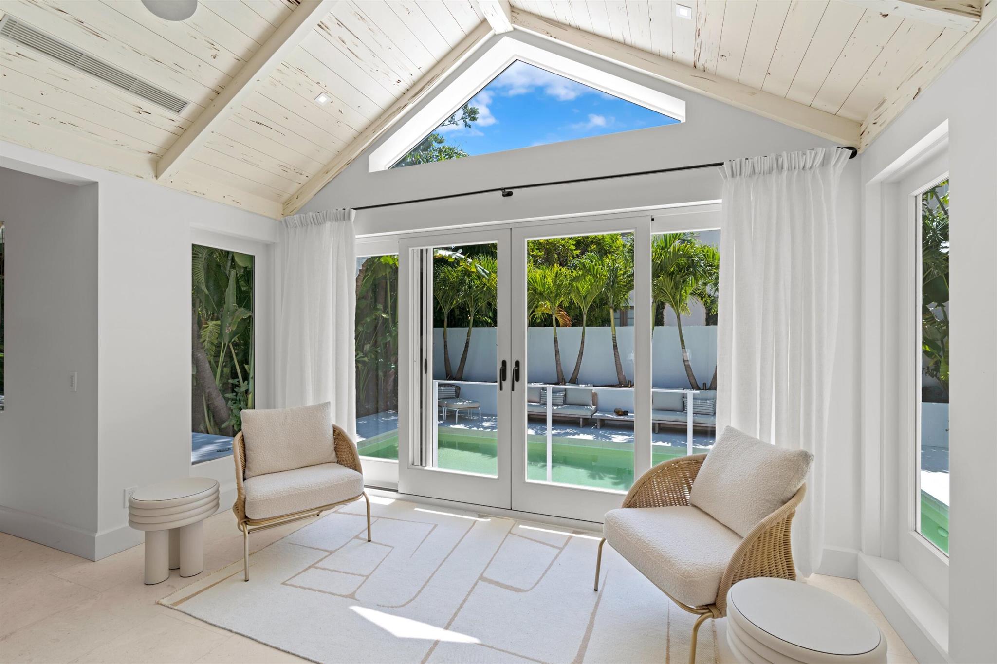 ROYAL PARK - Residential Lease