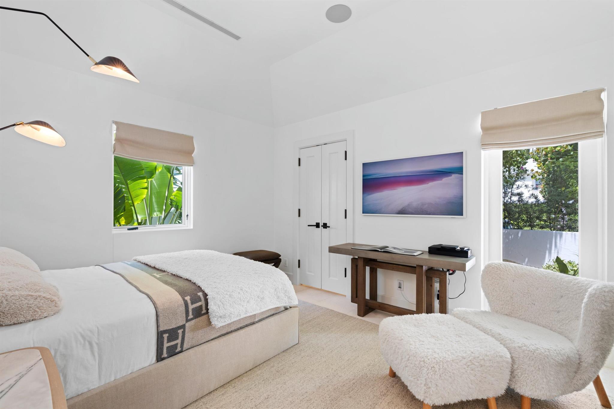 ROYAL PARK - Residential Lease