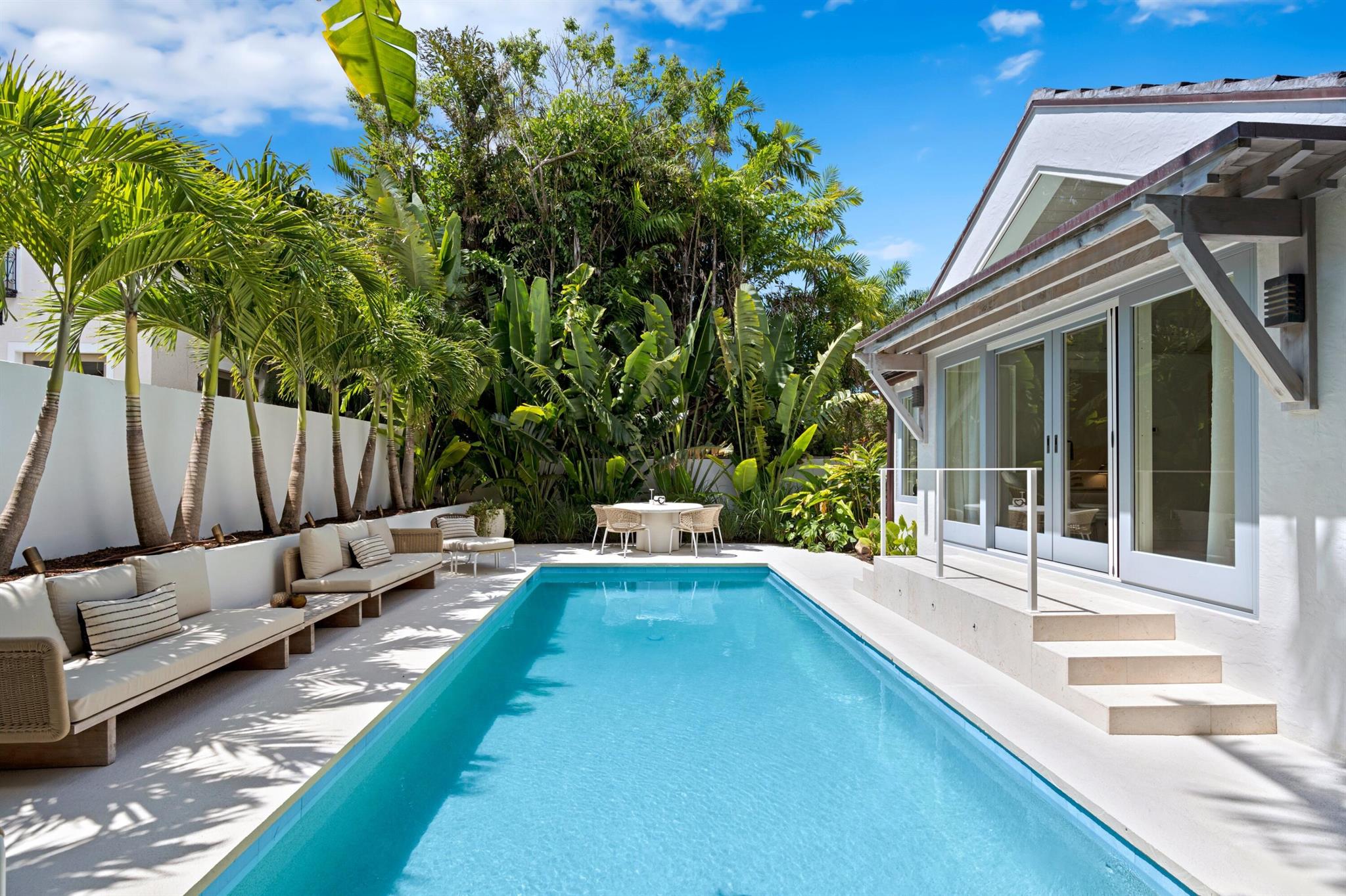 ROYAL PARK - Residential Lease