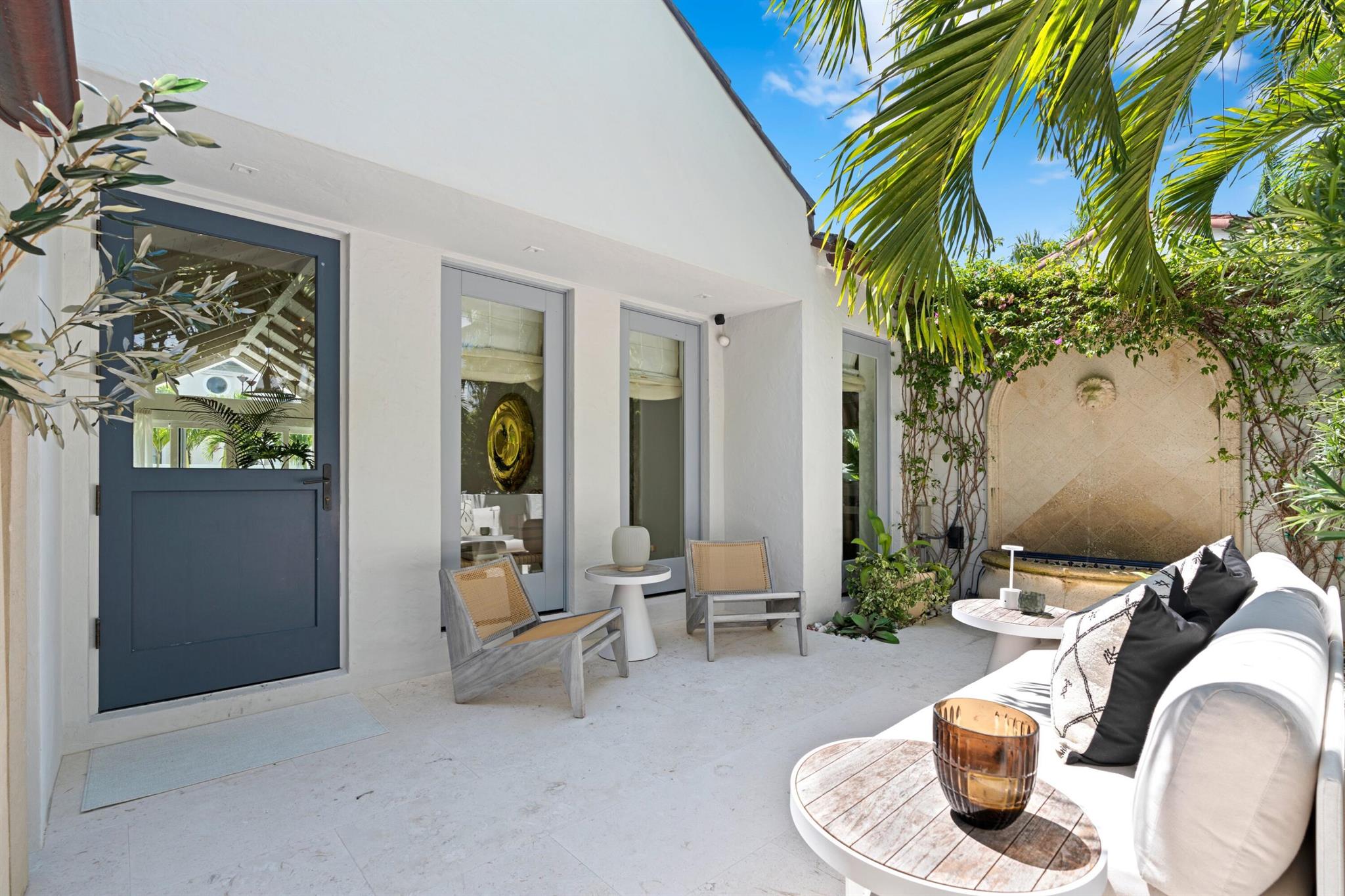 ROYAL PARK - Residential Lease