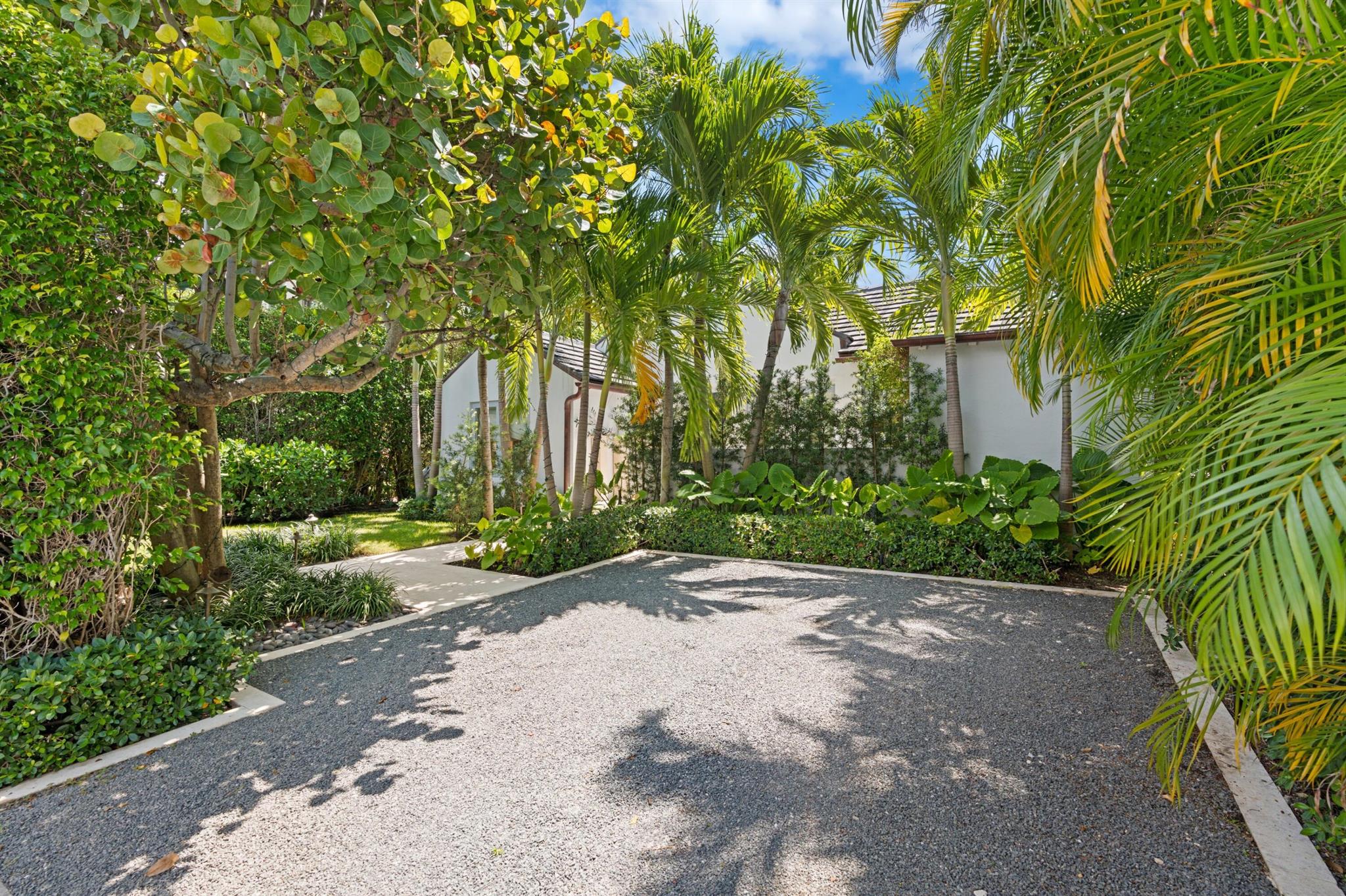 365 Hibiscus Avenue