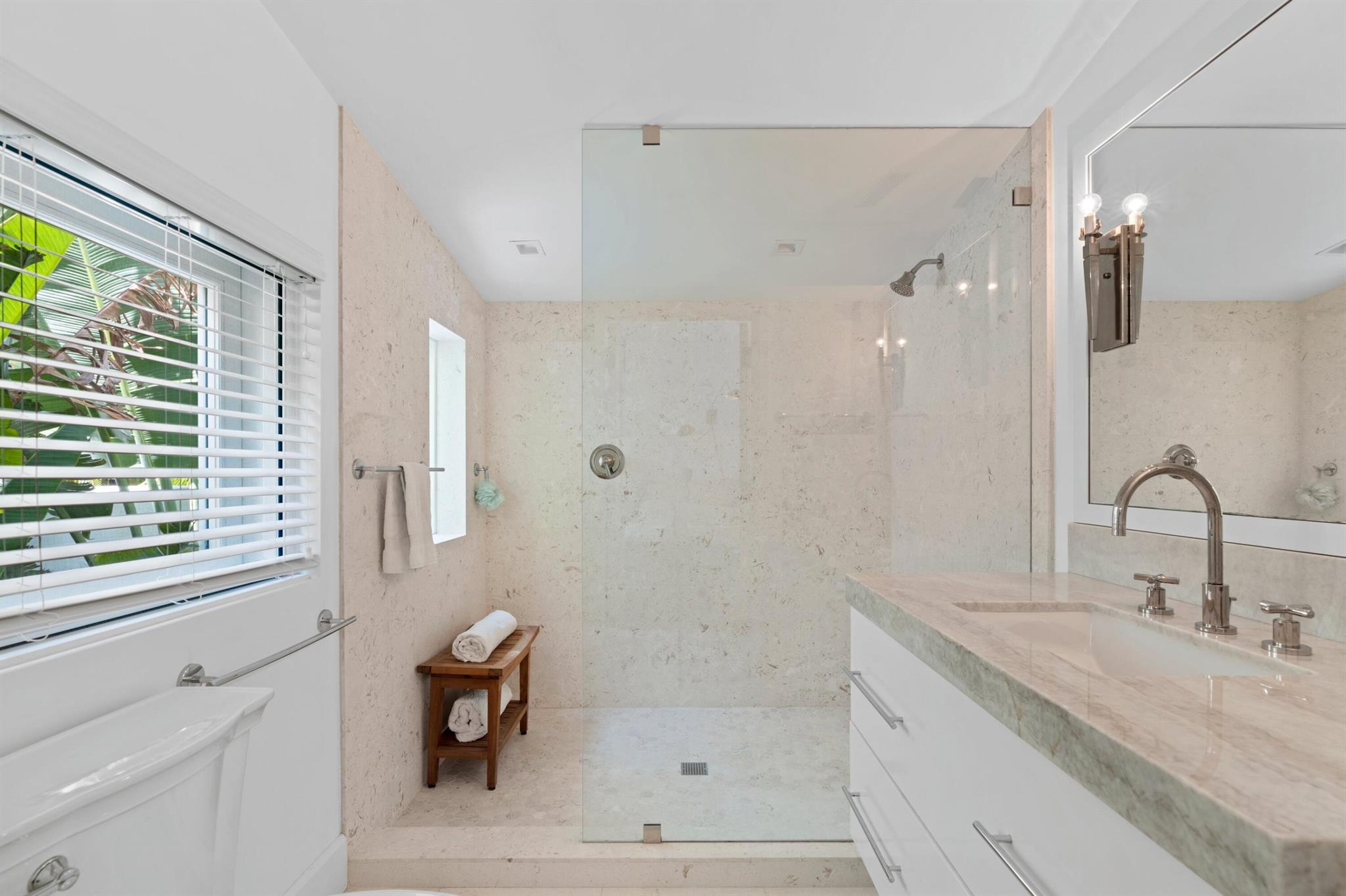 ROYAL PARK - Residential Lease