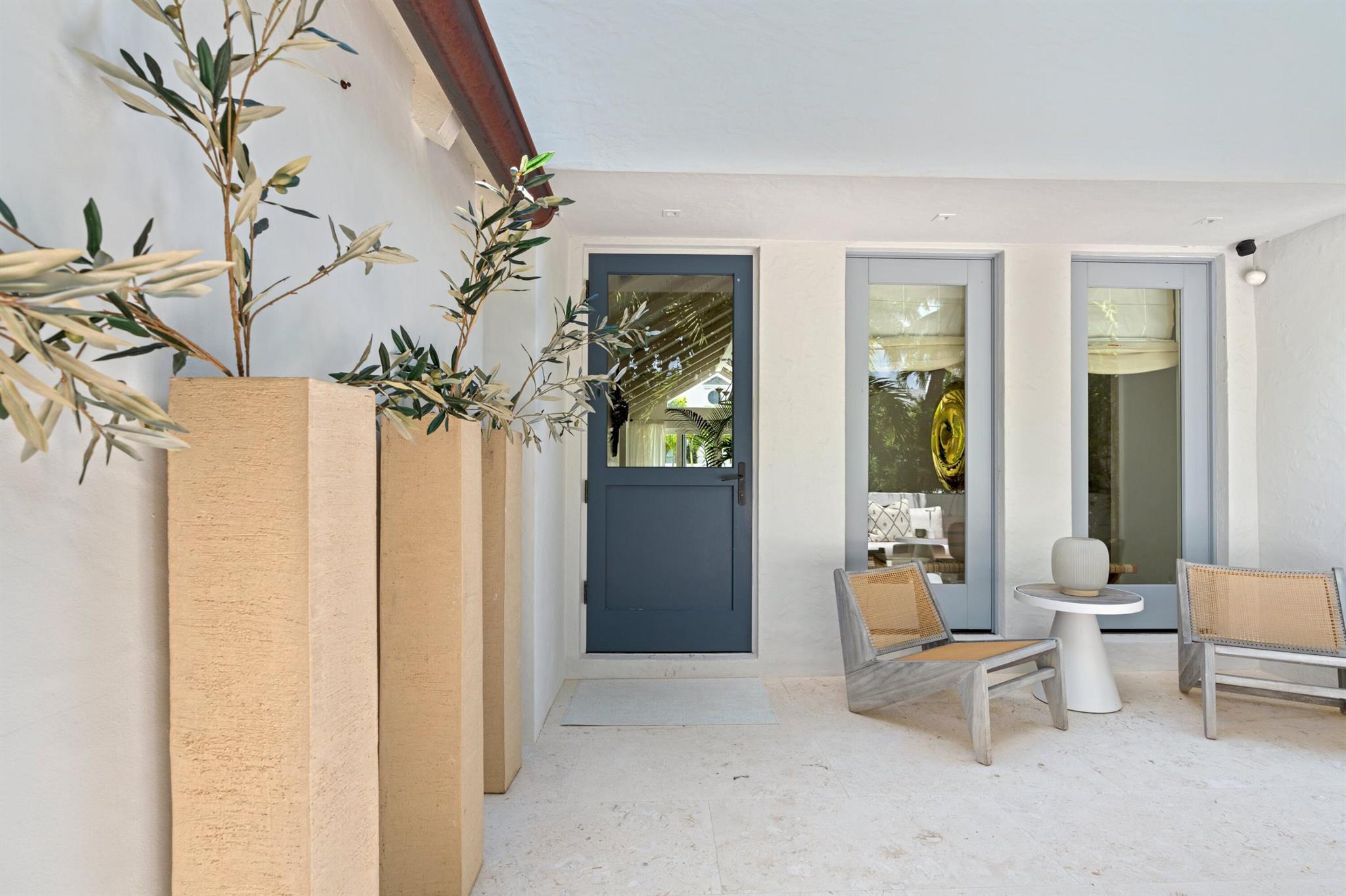 ROYAL PARK - Residential Lease