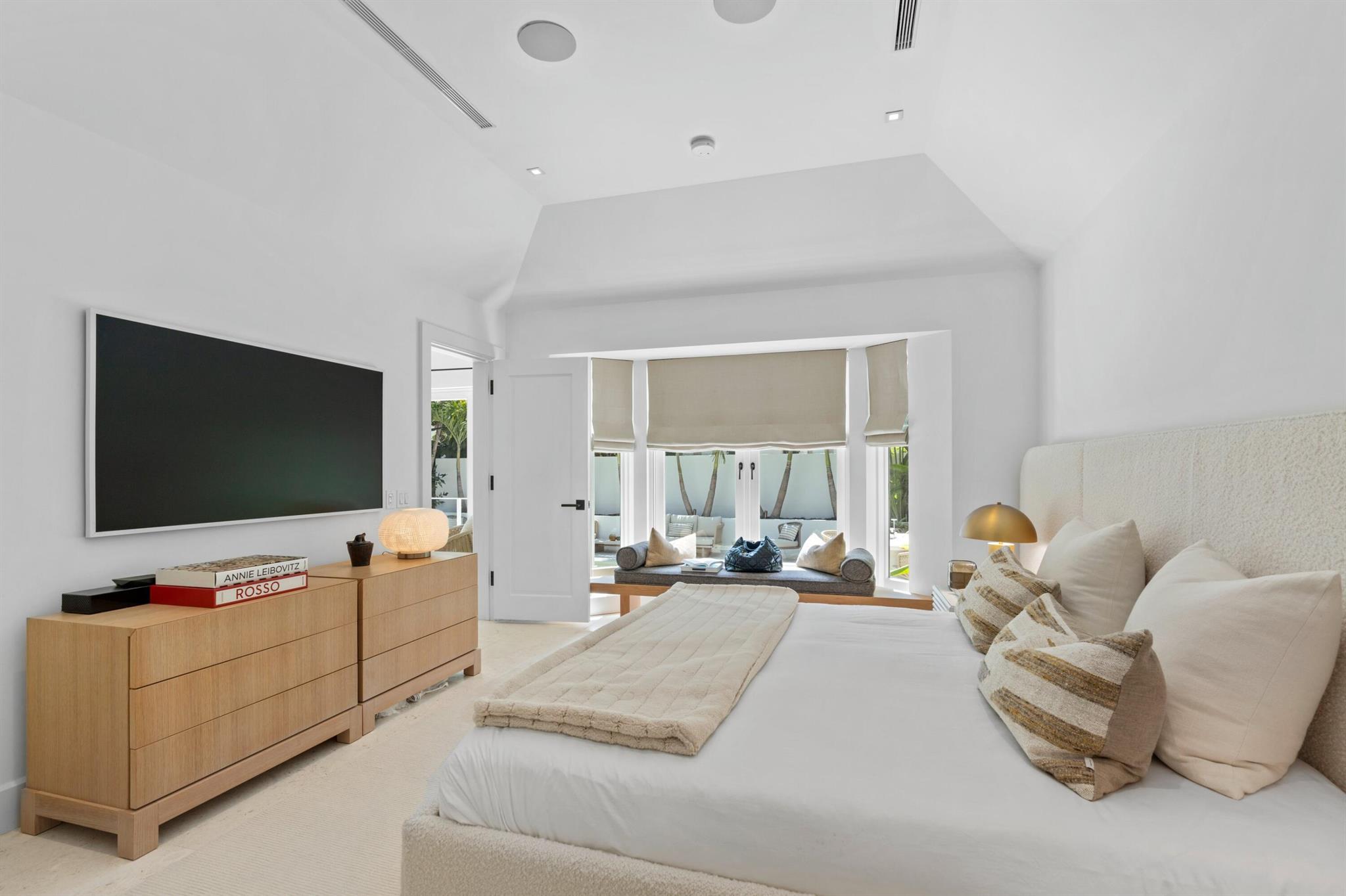 ROYAL PARK - Residential Lease